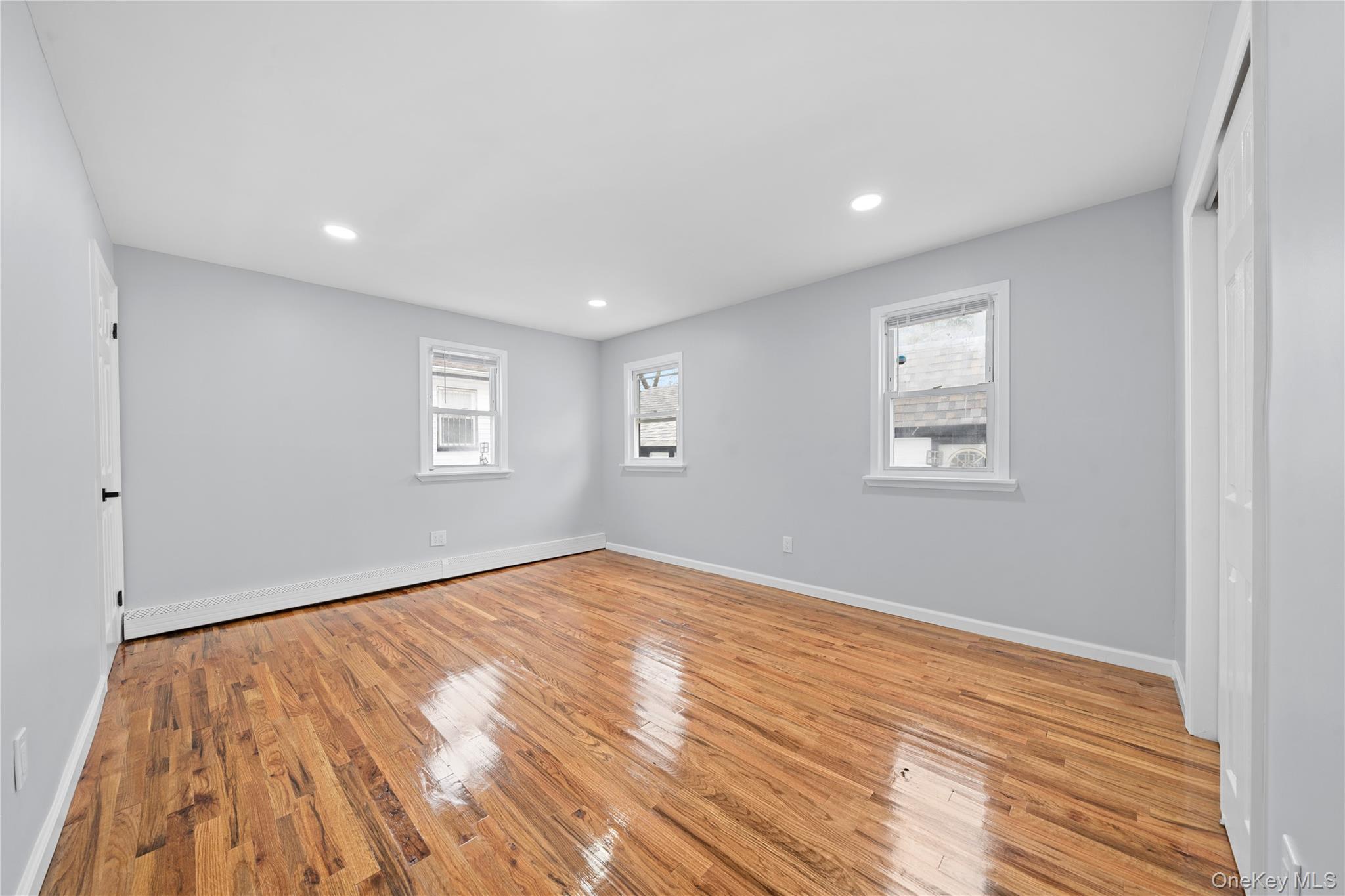 11942 189th Street, Saint Albans, NY 11412