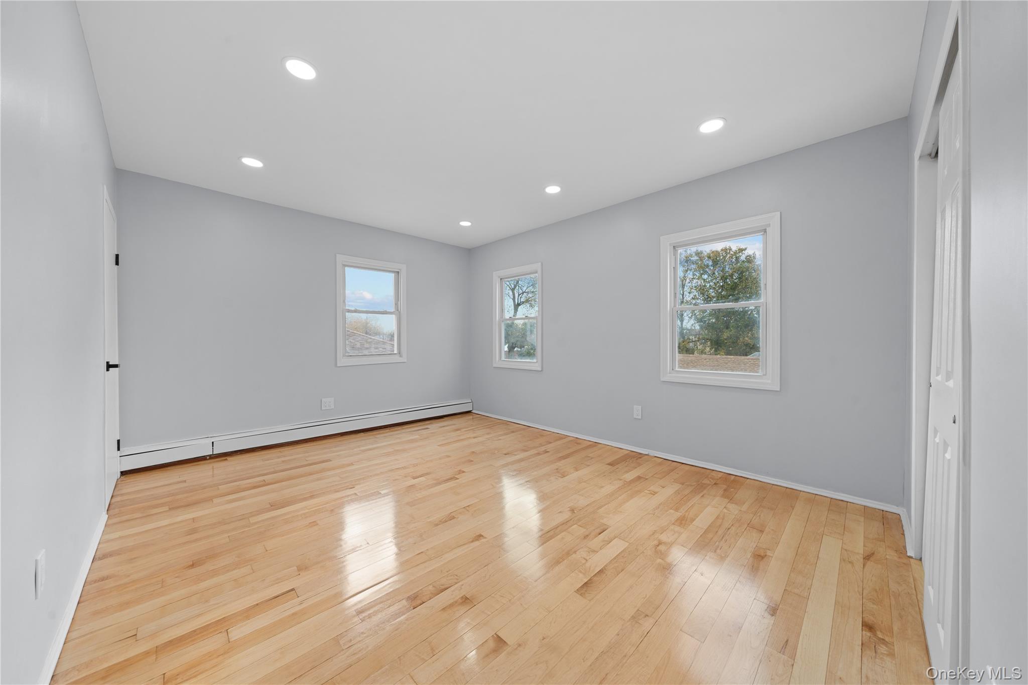 11942 189th Street, Saint Albans, NY 11412