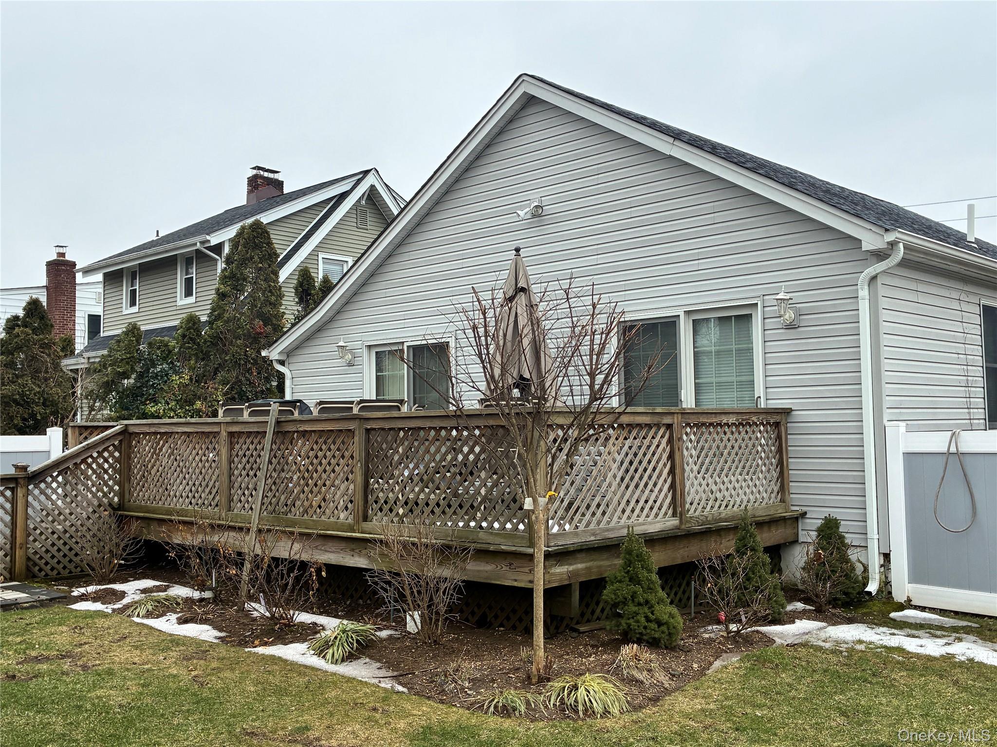 86 Scarcliffe Drive, Malverne, NY 11565