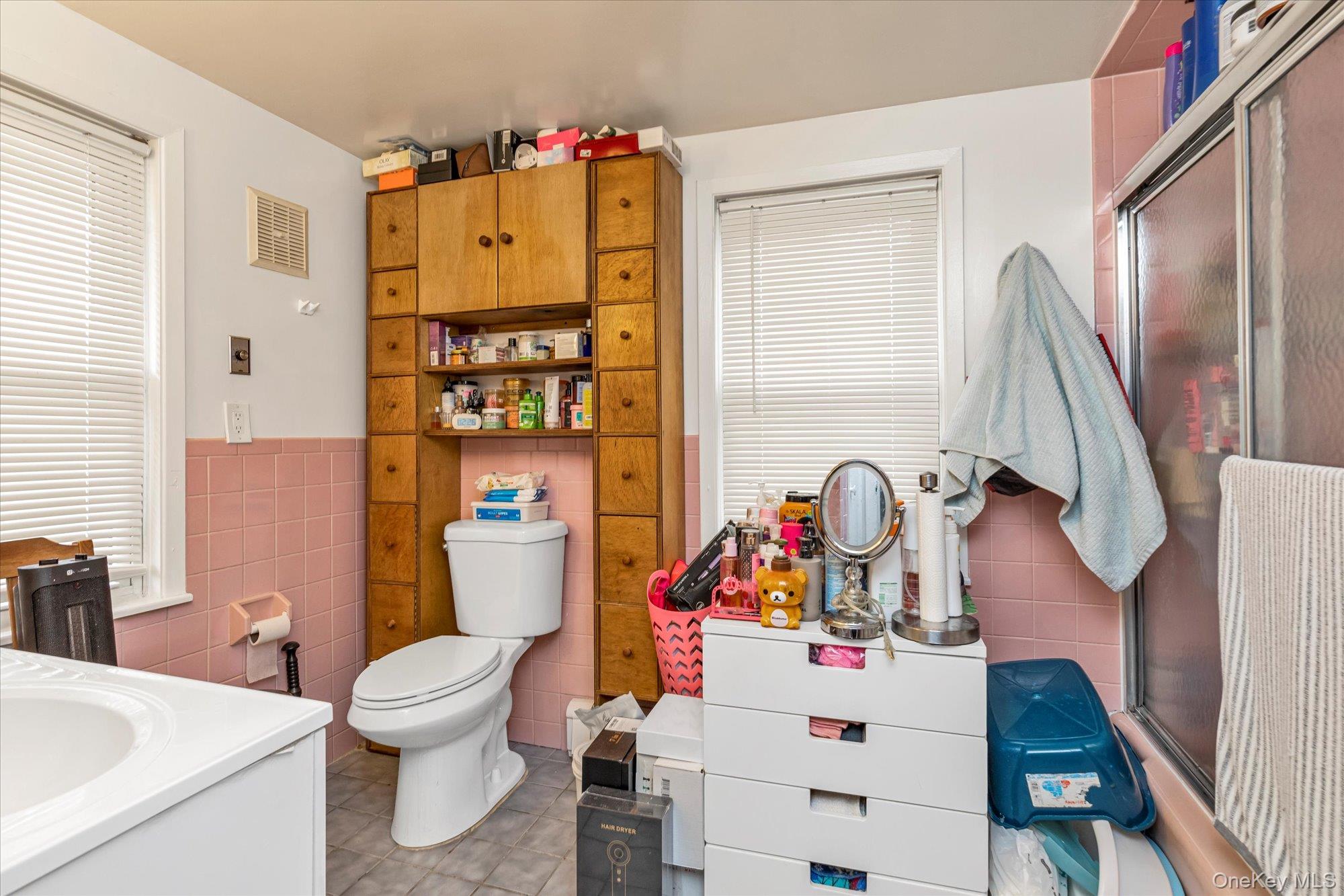 8 Jackson Street, Glen Cove, NY 11542