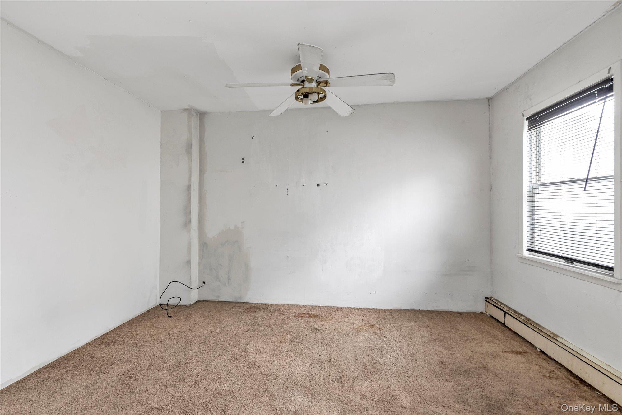 8 Jackson Street, Glen Cove, NY 11542