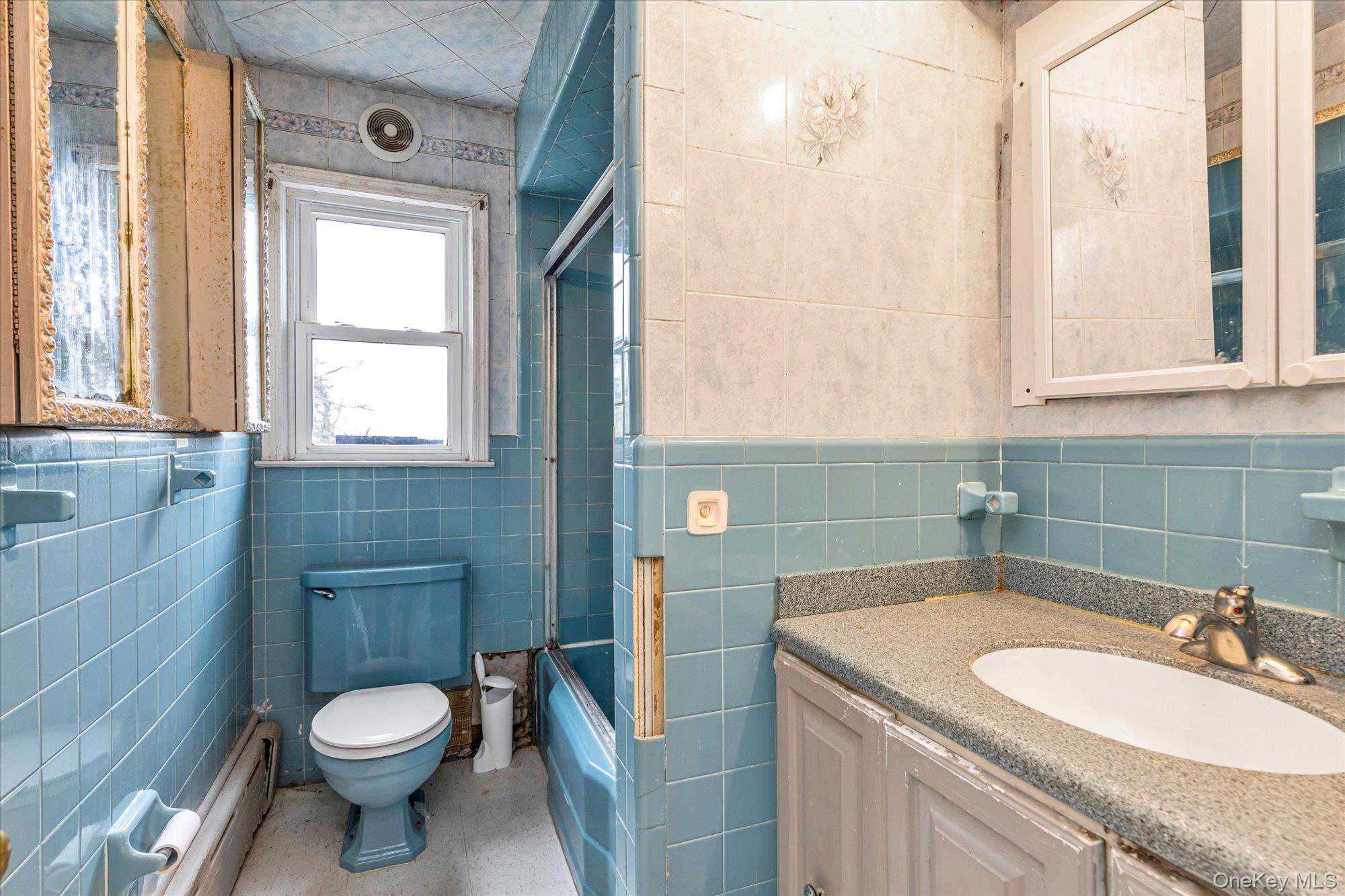 8 Jackson Street, Glen Cove, NY 11542