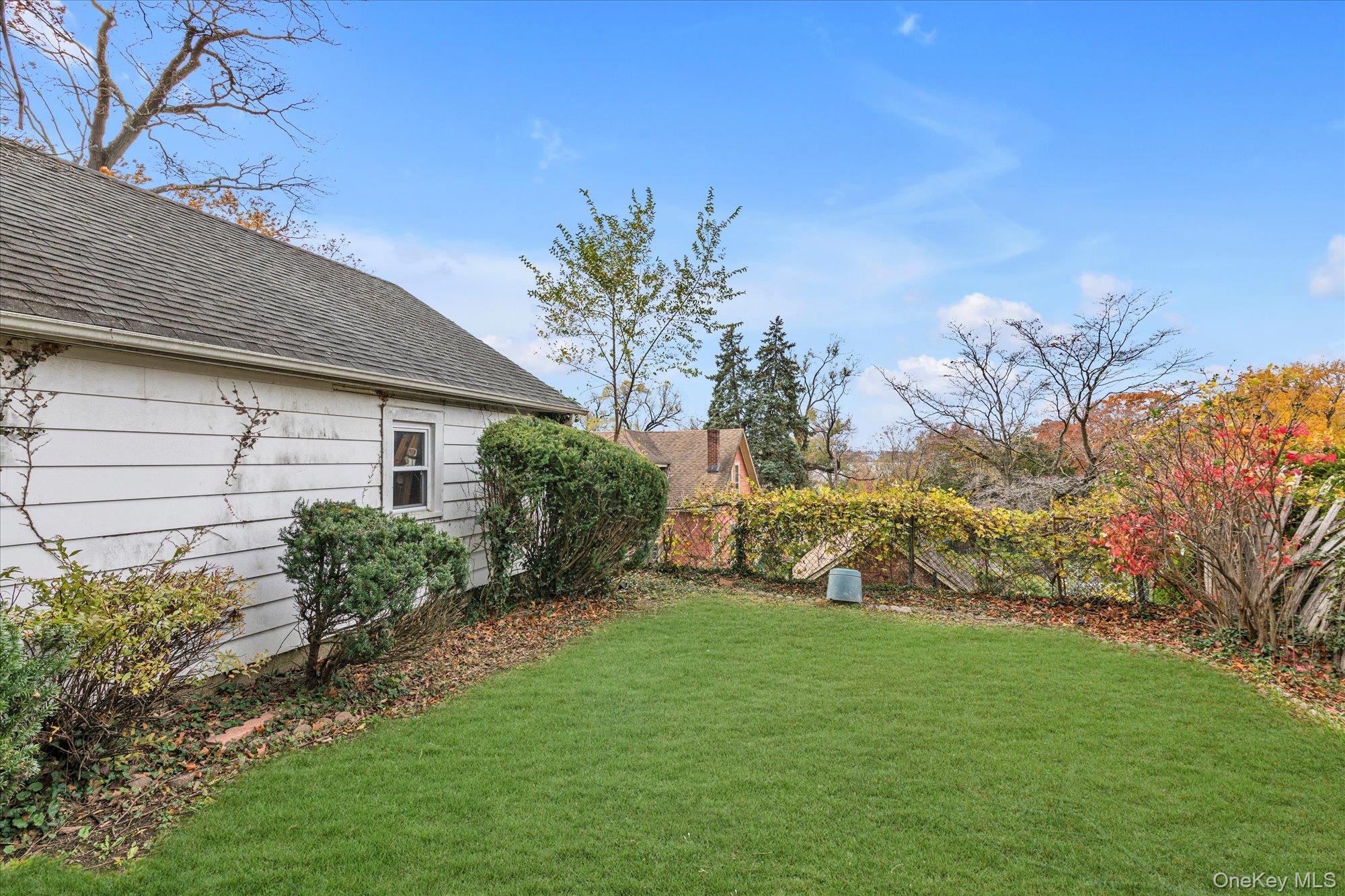 8 Jackson Street, Glen Cove, NY 11542