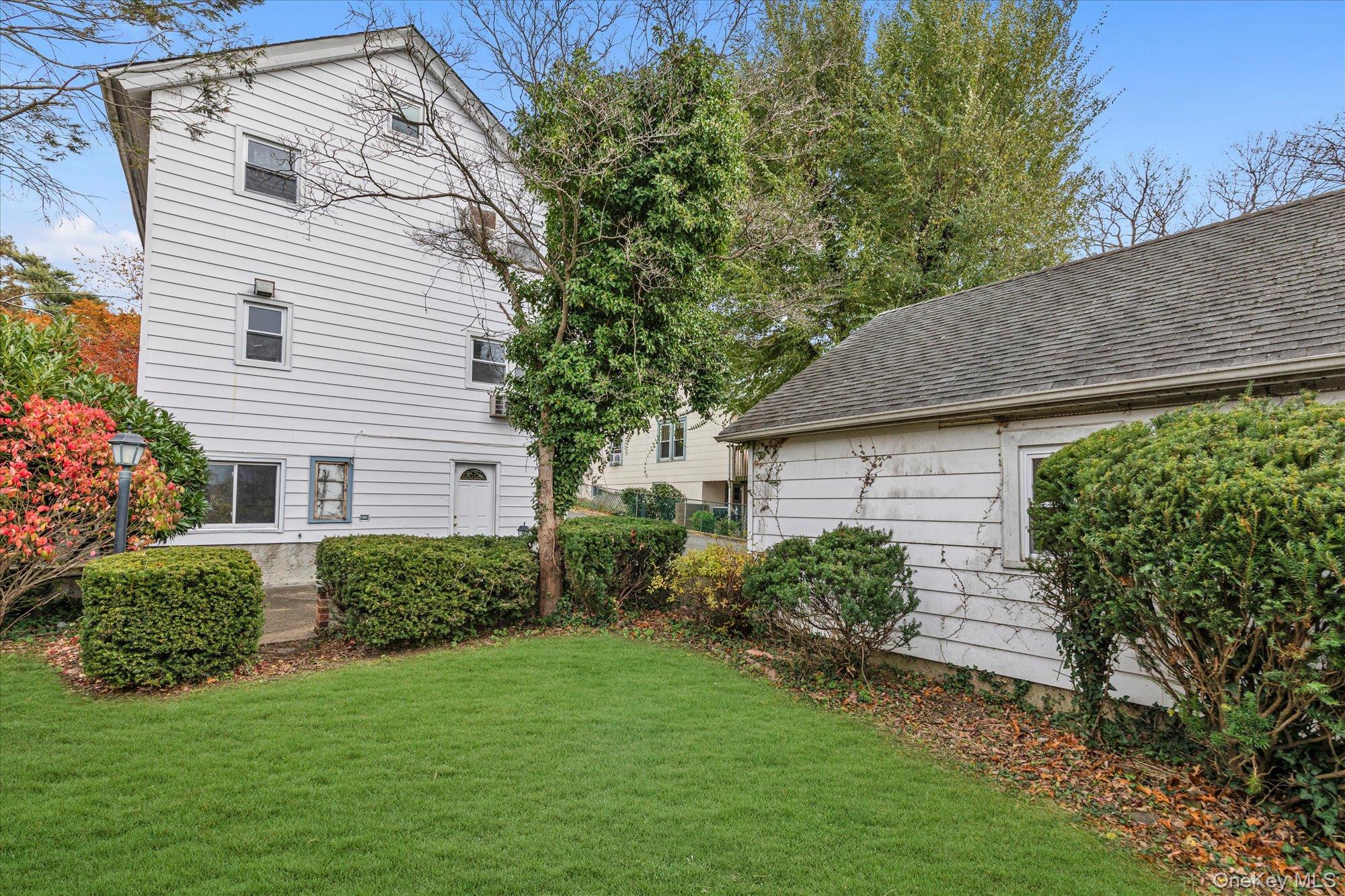 8 Jackson Street, Glen Cove, NY 11542