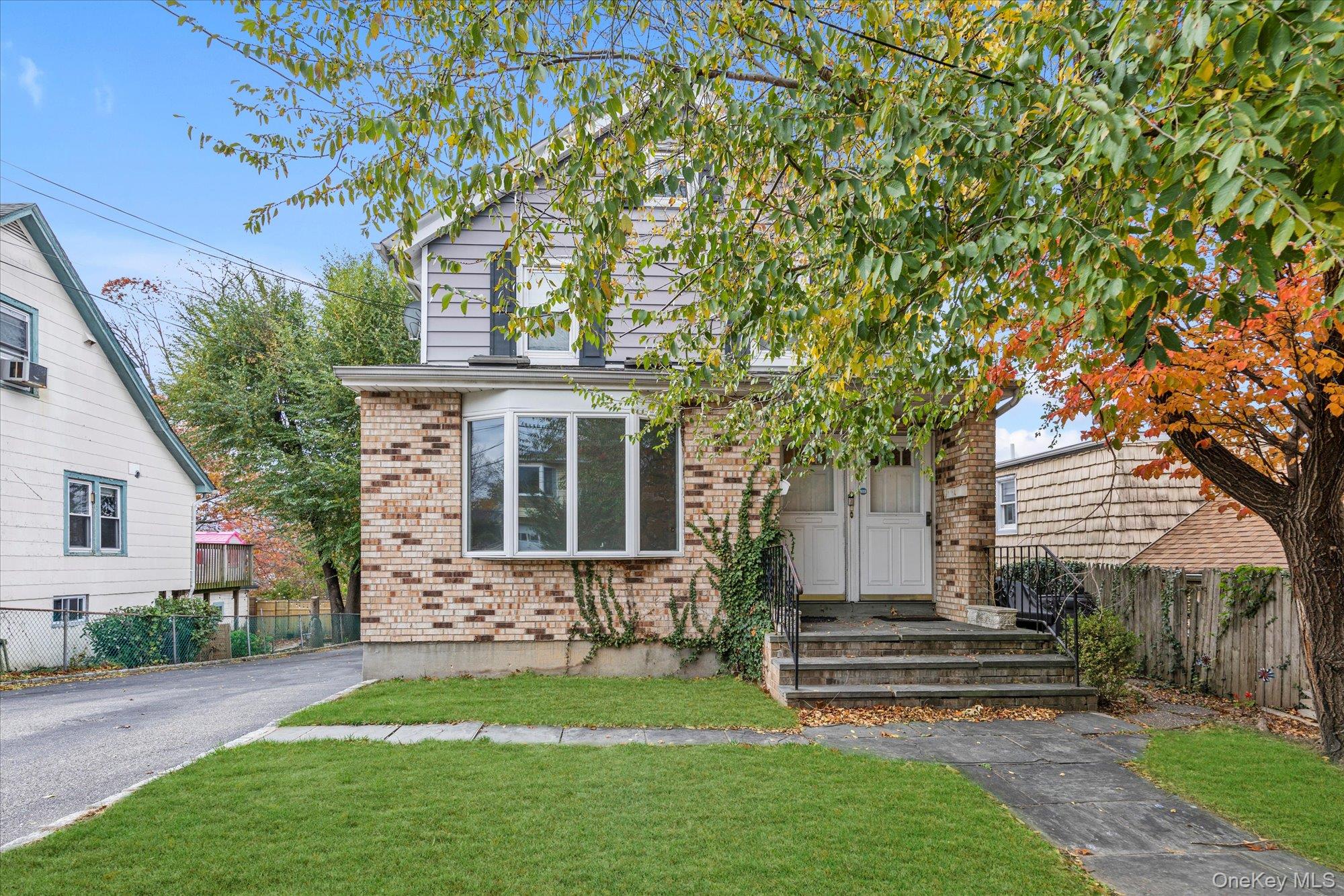 8 Jackson Street, Glen Cove, NY 11542