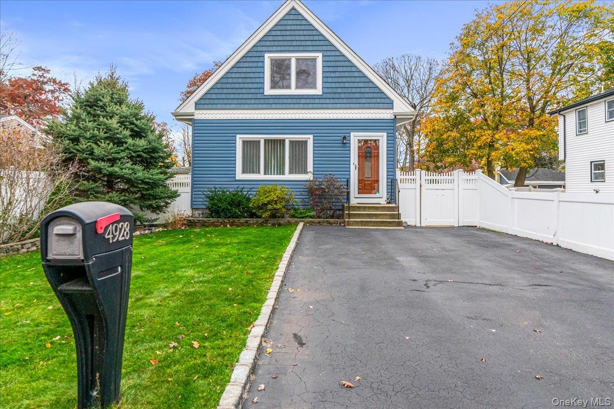 4928 Express Drive S, Ronkonkoma, NY 11779
