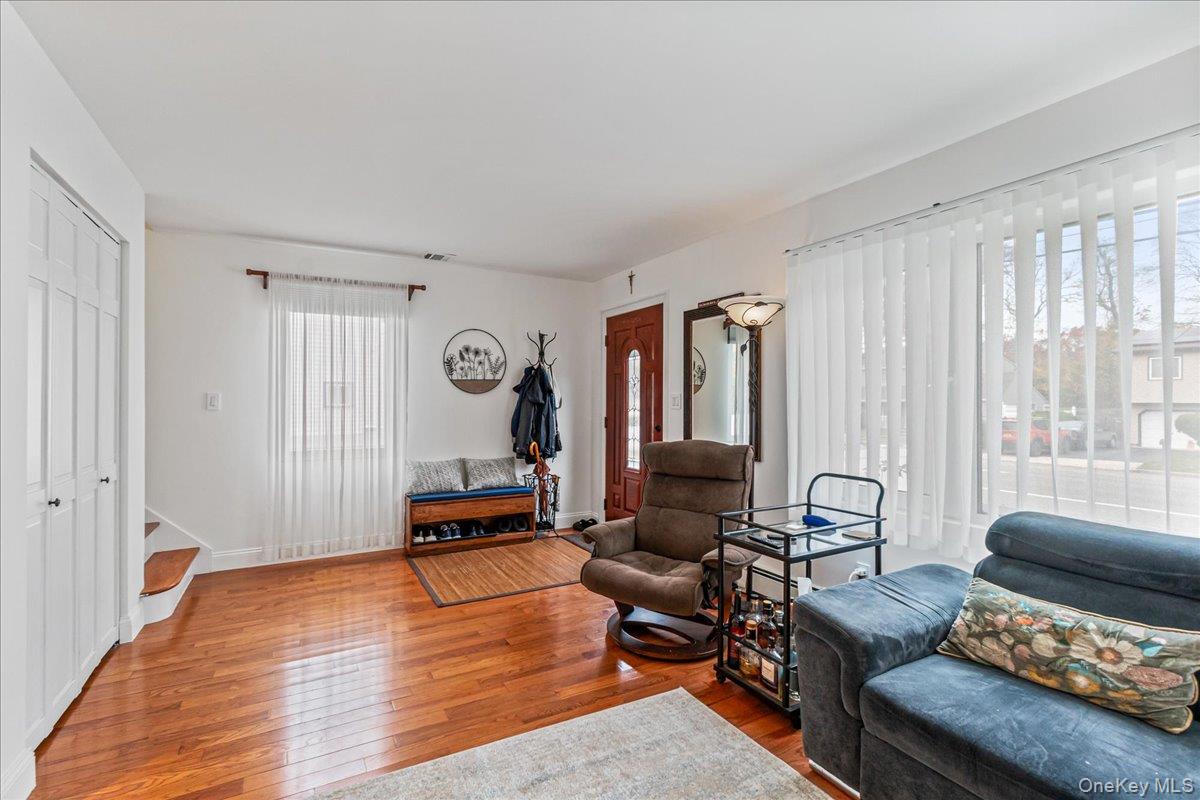 4928 Express Drive S, Ronkonkoma, NY 11779