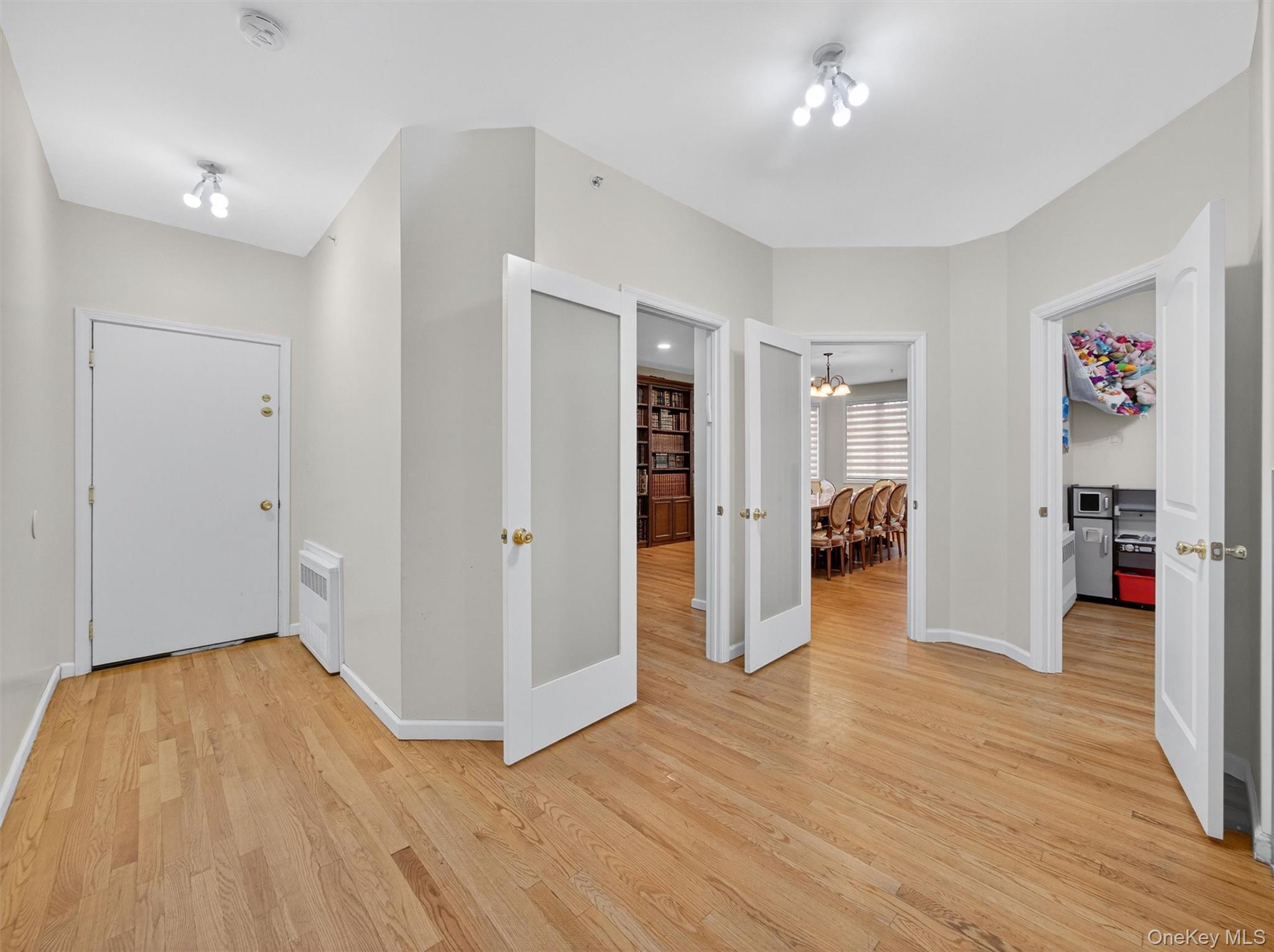 6 Rose Garden Way # 203, Monsey, NY 10952