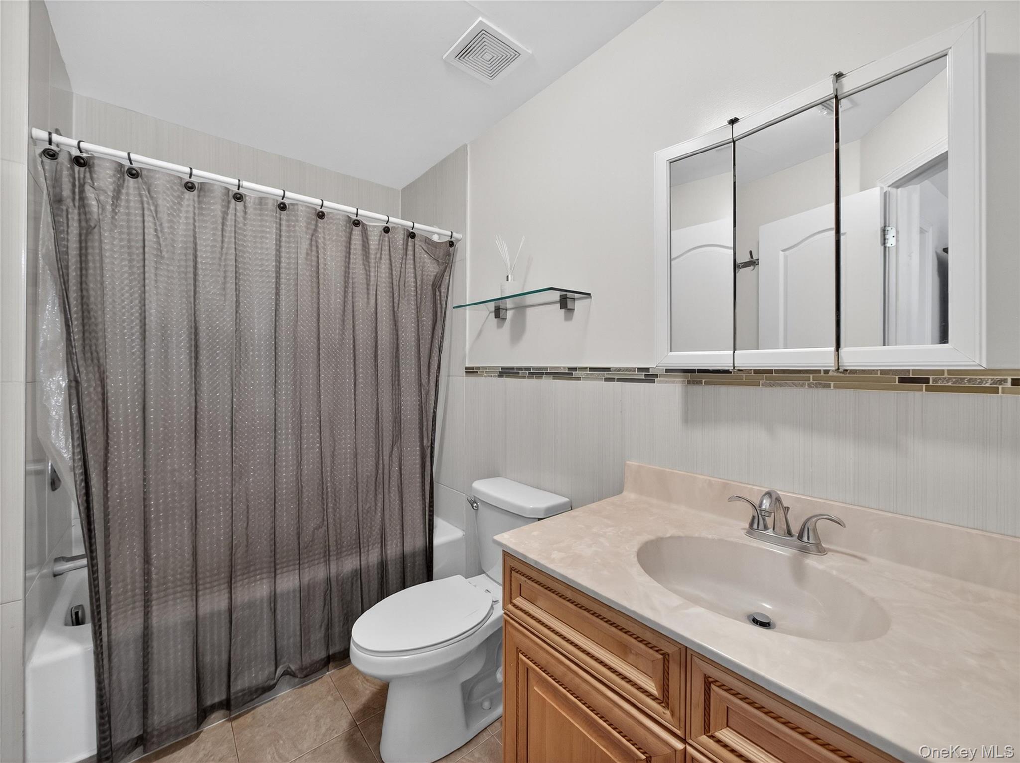 6 Rose Garden Way # 203, Monsey, NY 10952