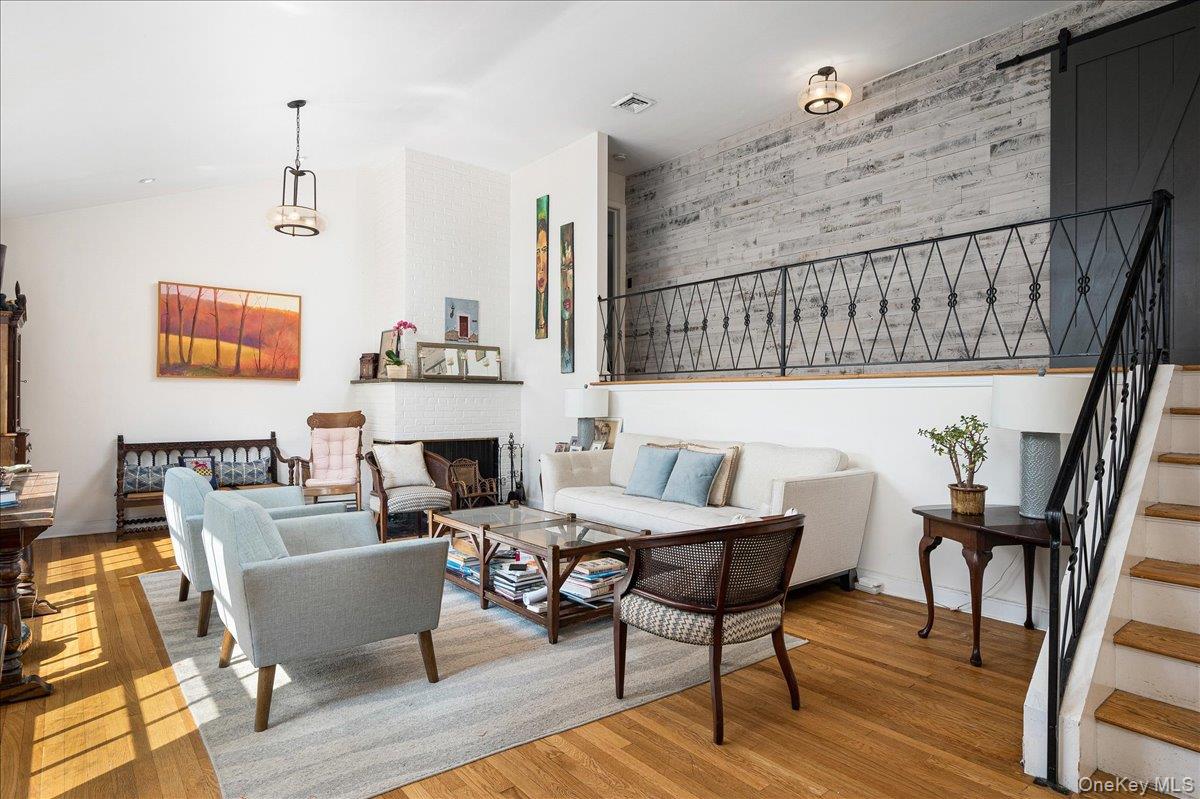 4 Wagon Wheel Road, Mamaroneck, NY 10543