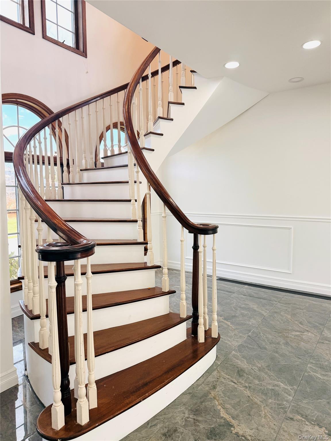 65 Mellow Ln, Jericho, NY 11753