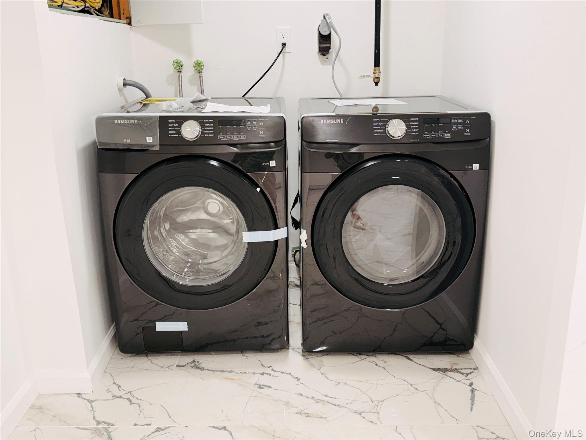 65 Mellow Ln, Jericho, NY 11753