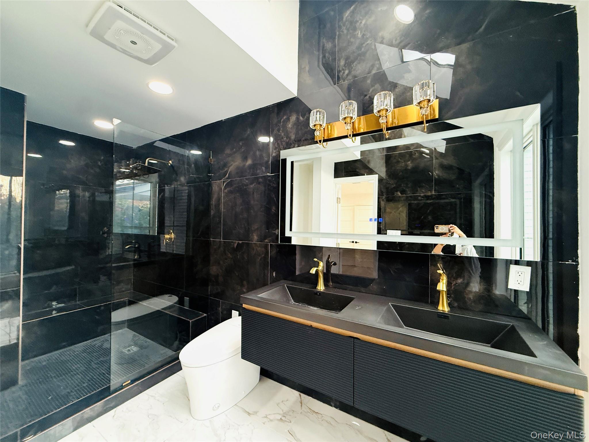 65 Mellow Ln, Jericho, NY 11753