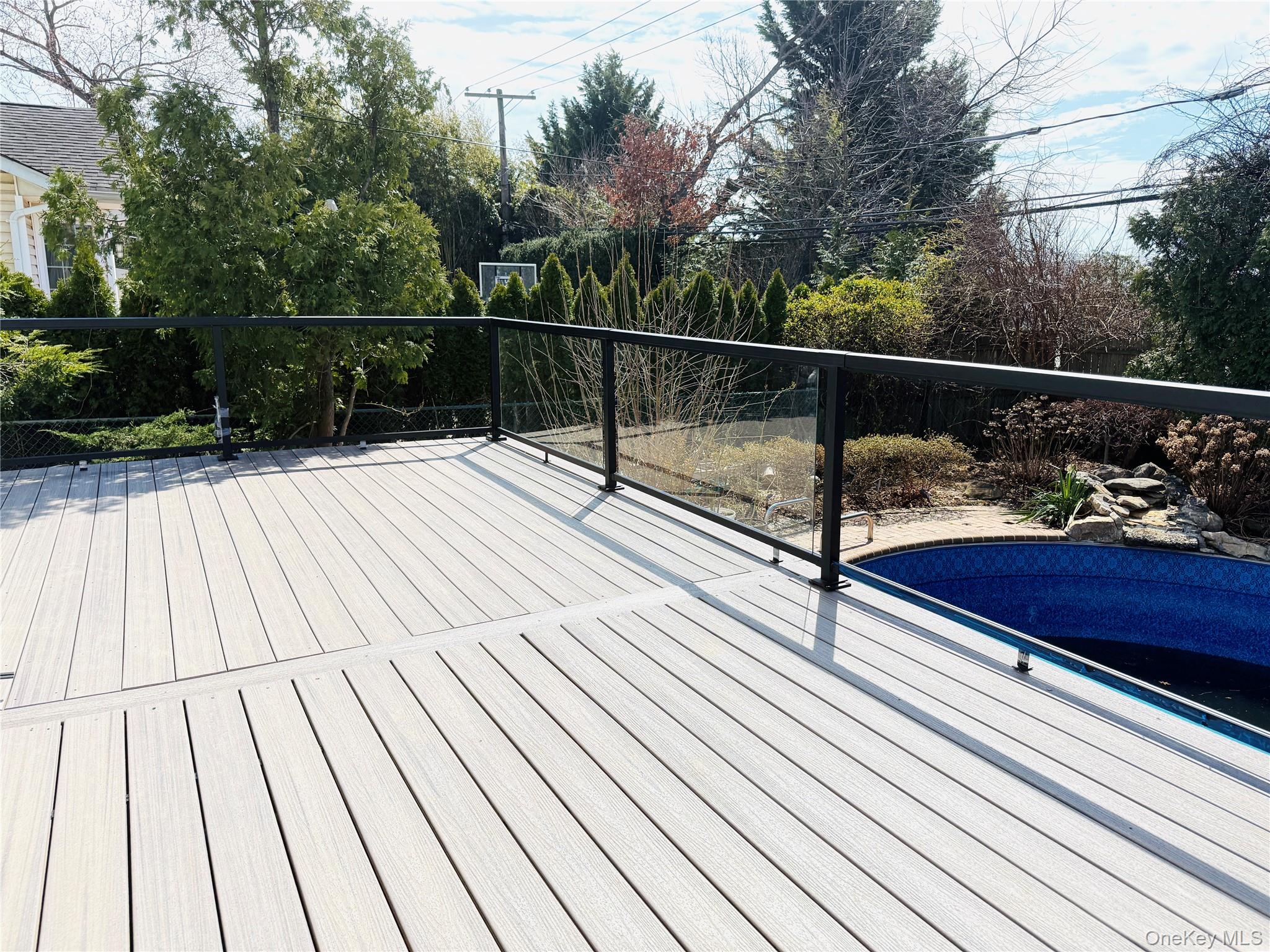 65 Mellow Ln, Jericho, NY 11753