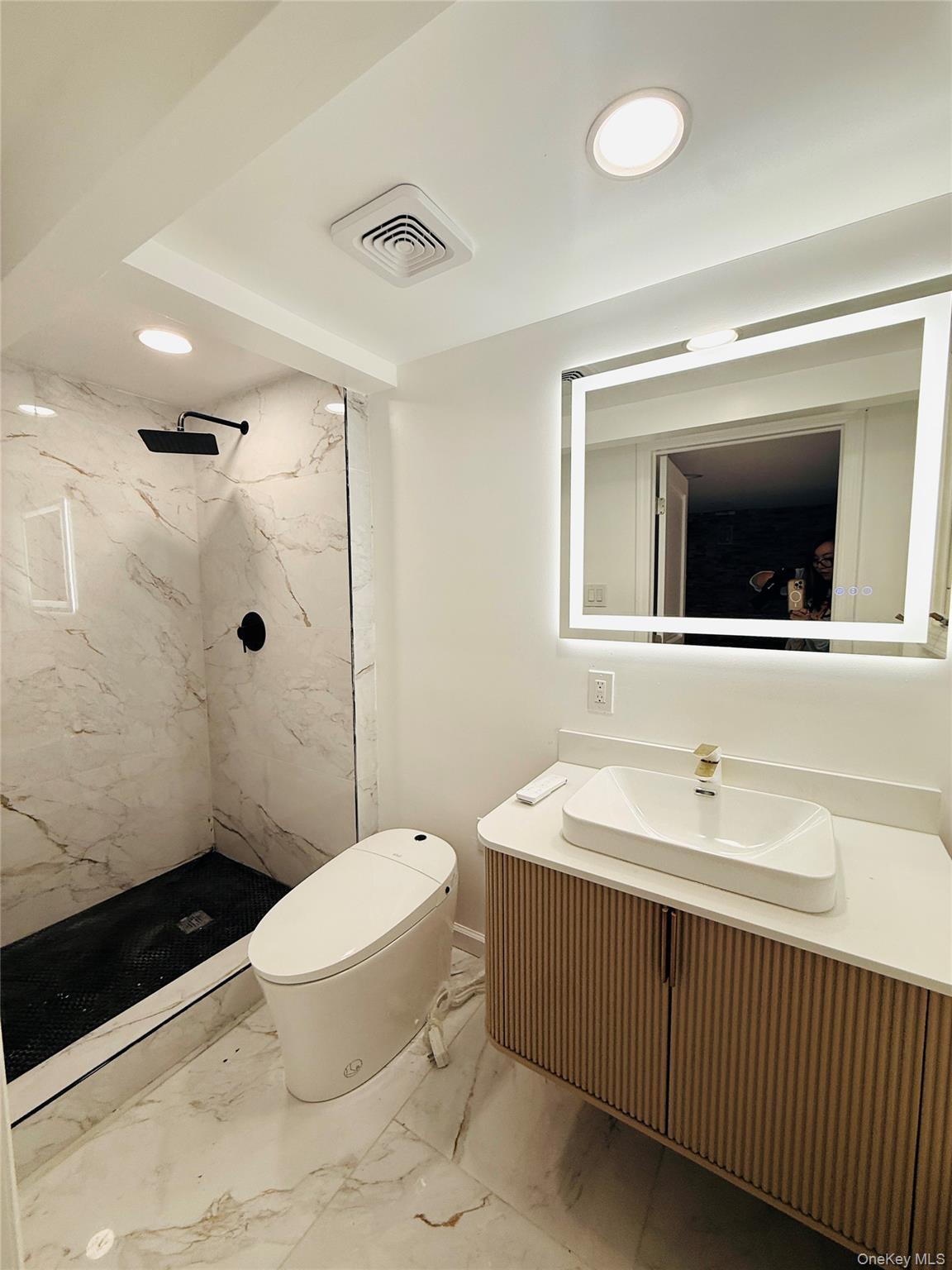 65 Mellow Ln, Jericho, NY 11753