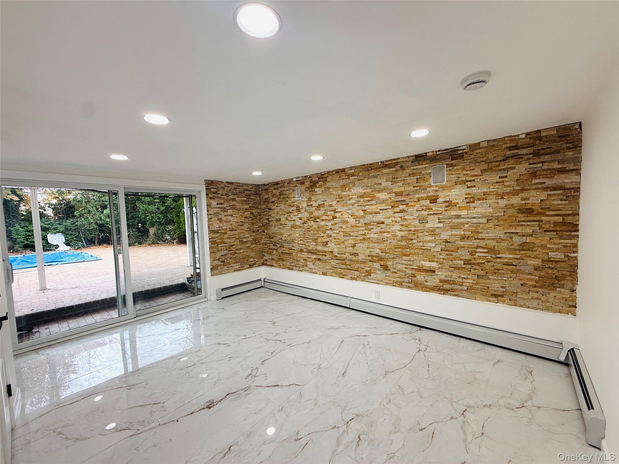 65 Mellow Ln, Jericho, NY 11753