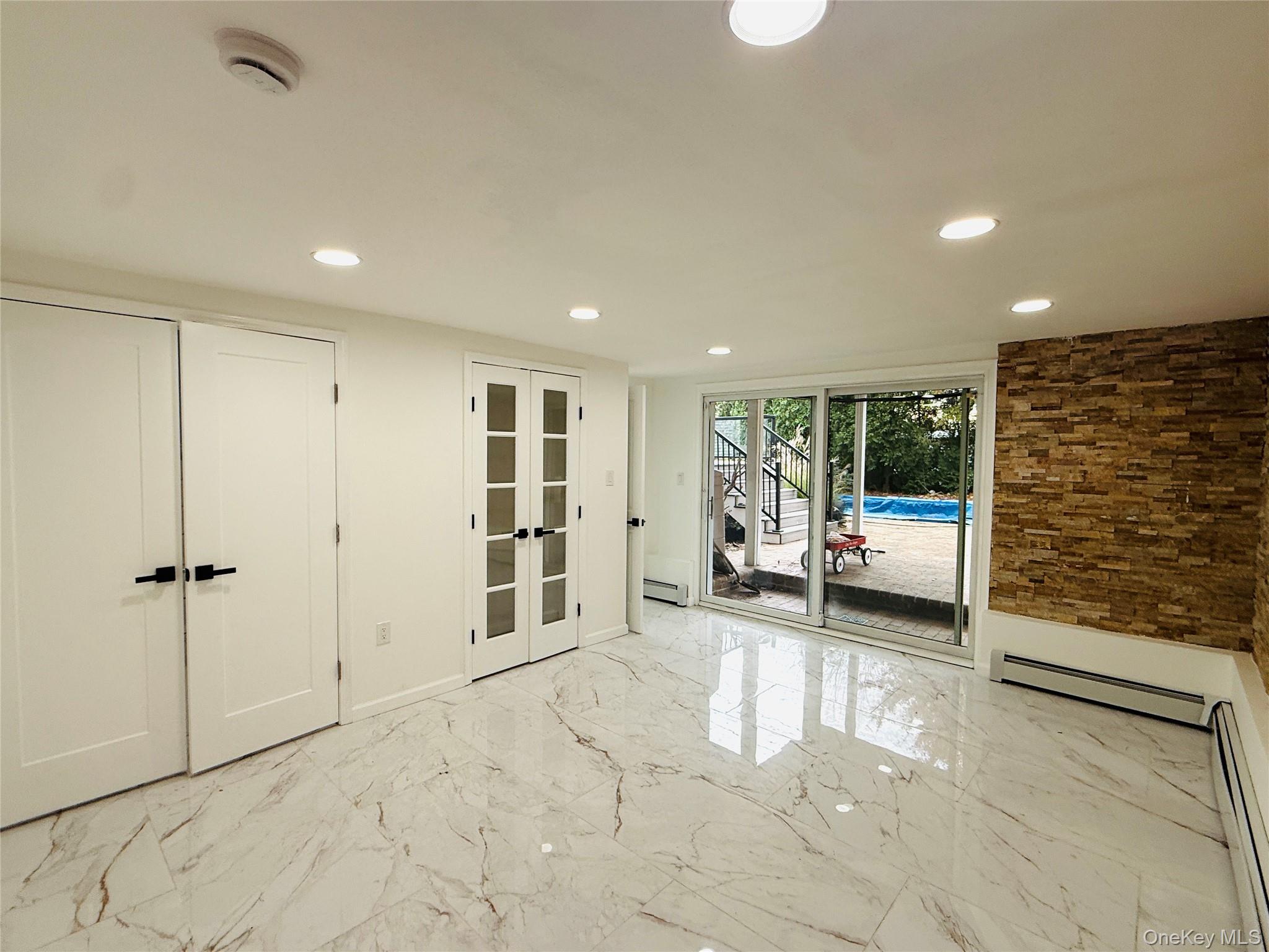 65 Mellow Ln, Jericho, NY 11753