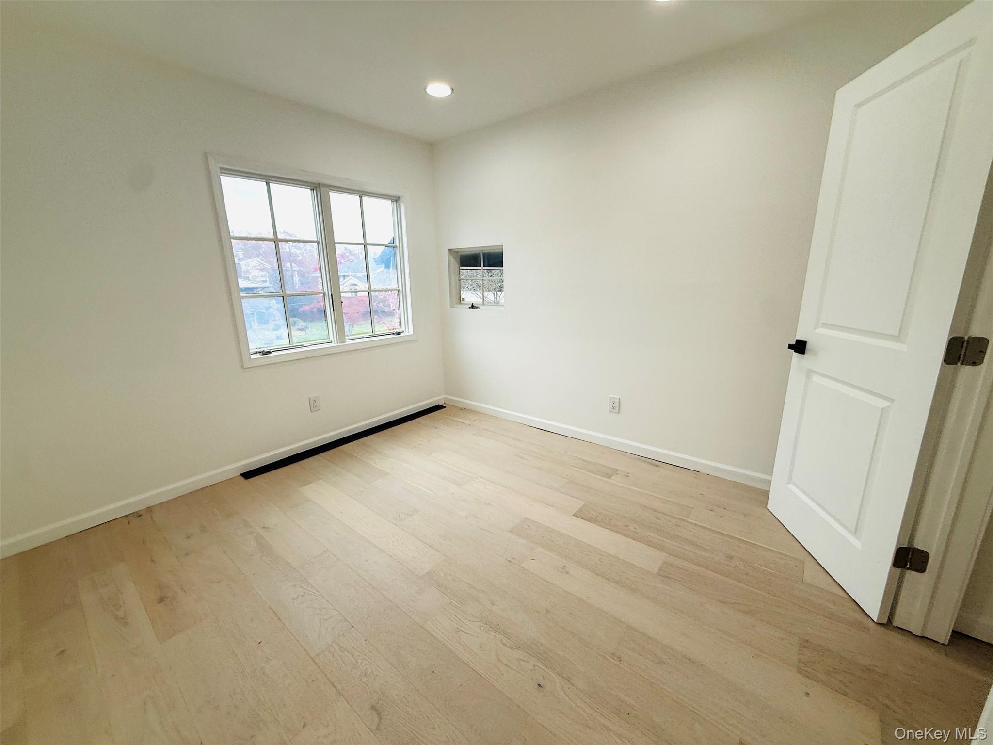 65 Mellow Ln, Jericho, NY 11753