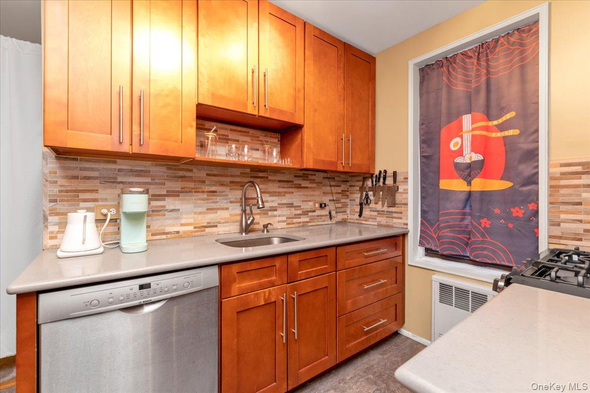 80-35 Springfield Blvd # 4F, Oakland Gardens, NY 11364