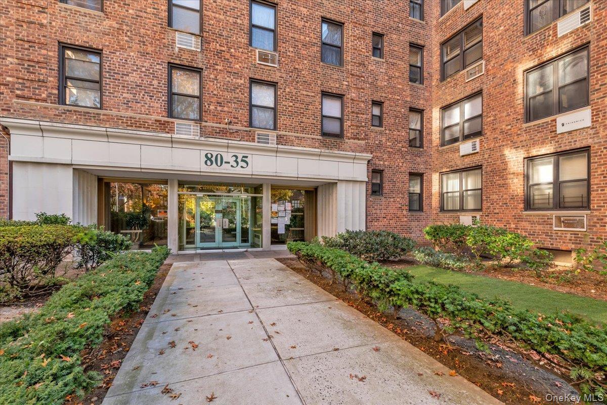 80-35 Springfield Blvd # 4F, Oakland Gardens, NY 11364