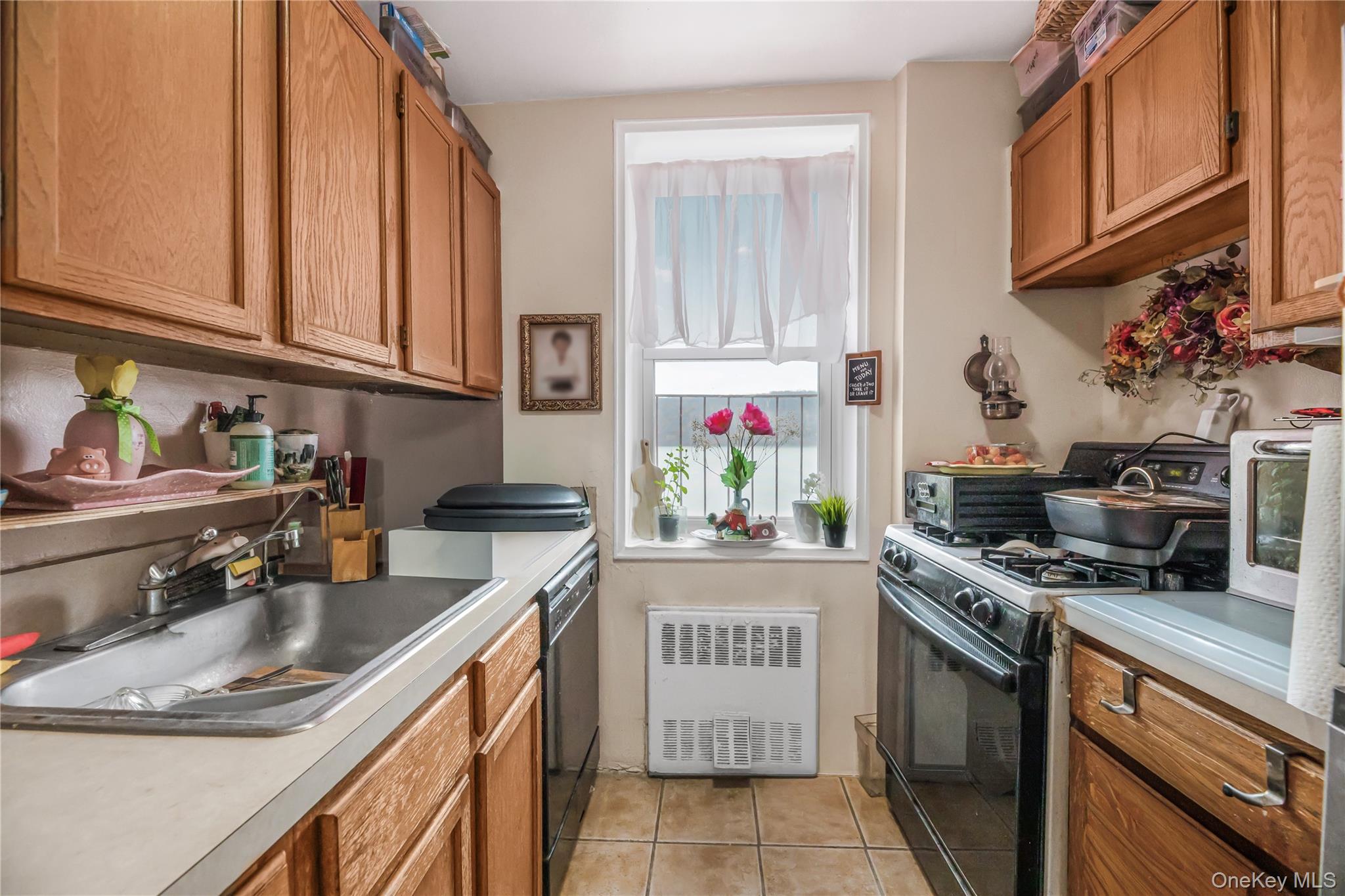 679 Warburton Avenue # 1M, Yonkers, NY 10701