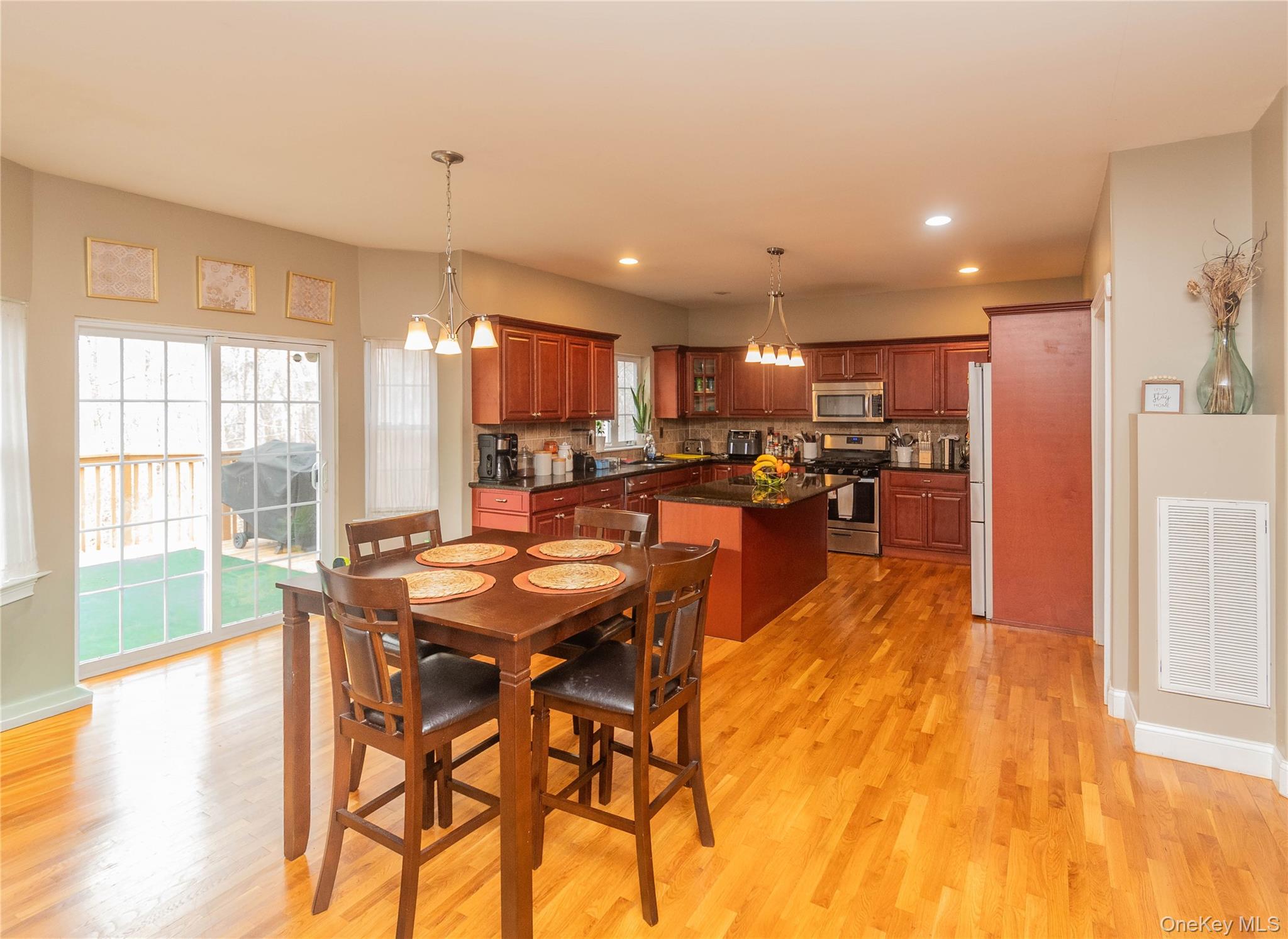 93 Glen Rock Circle, Highland, NY 12528