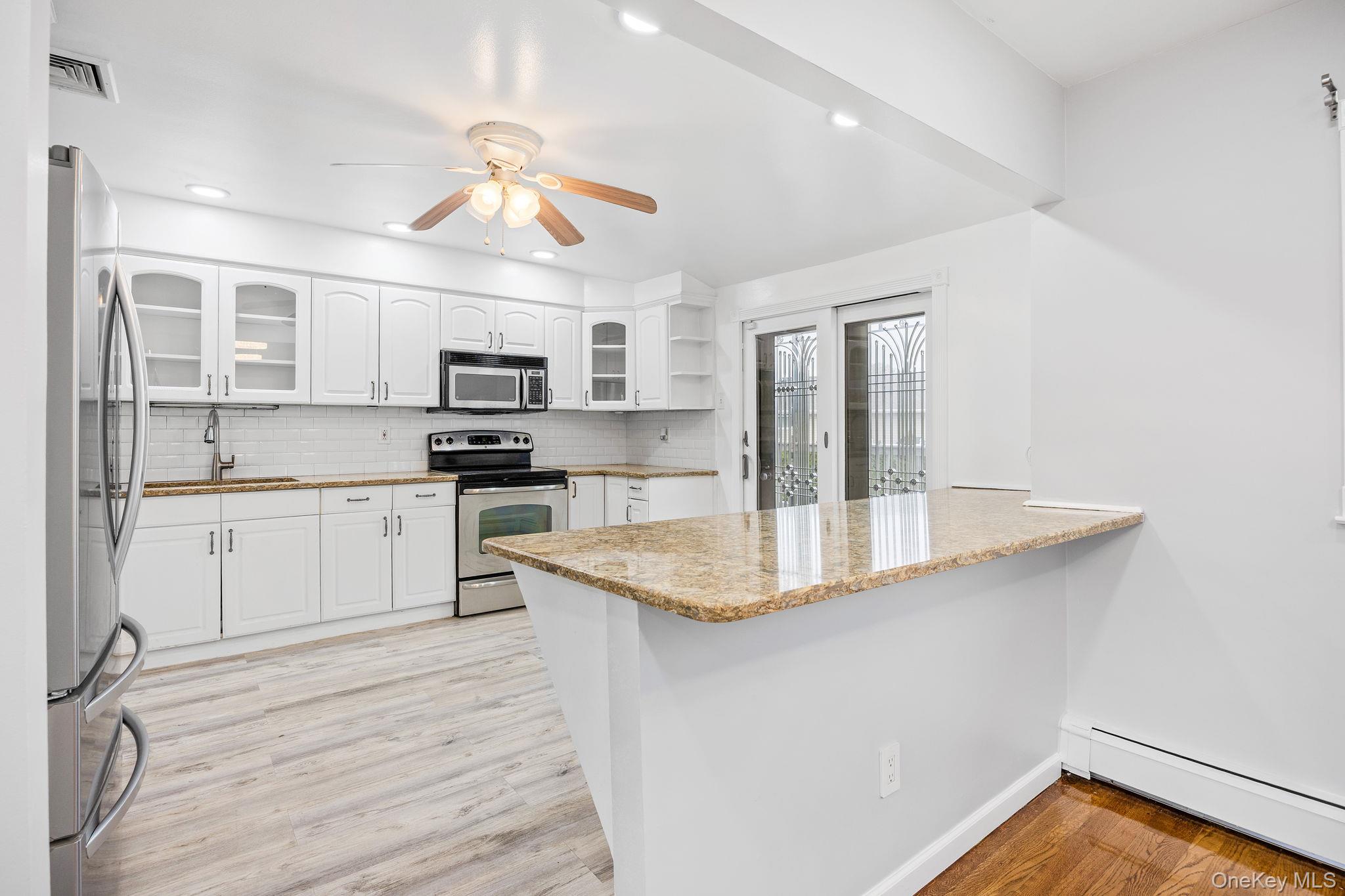 14 Hilton Court, Hicksville, NY 11801