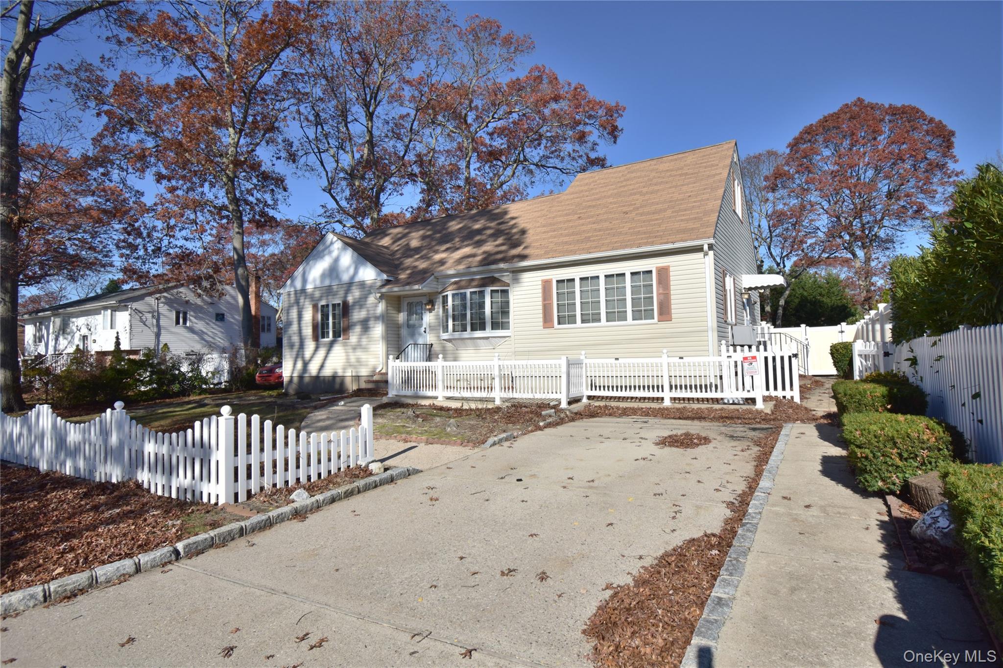 297 Clarice Boulevard, Holbrook, NY 11741