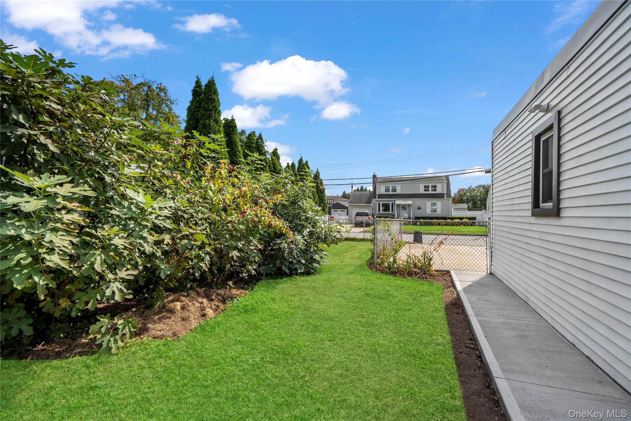 1 Center Court, Bethpage, NY 11714