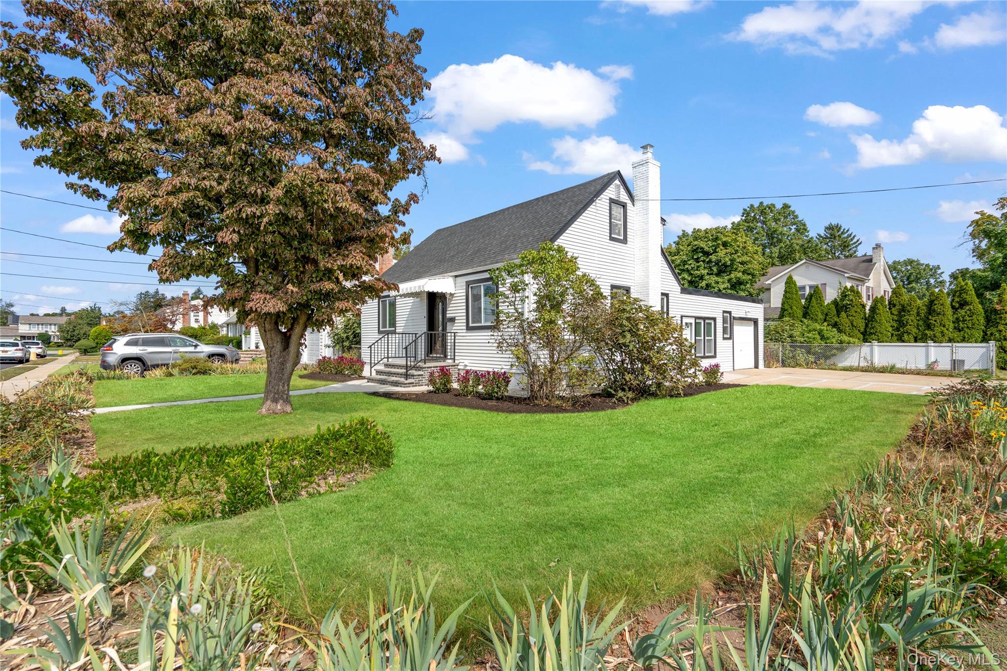 1 Center Court, Bethpage, NY 11714