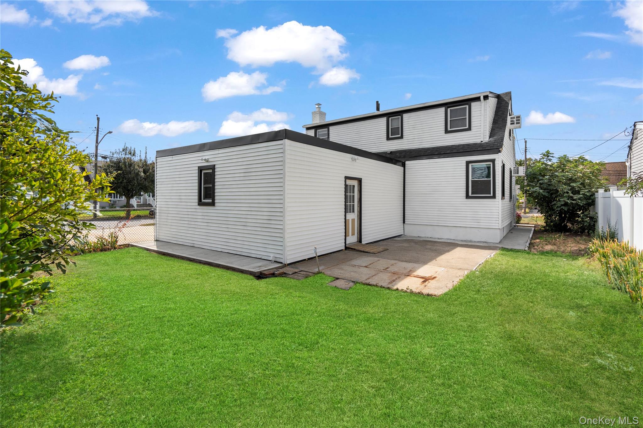 1 Center Court, Bethpage, NY 11714