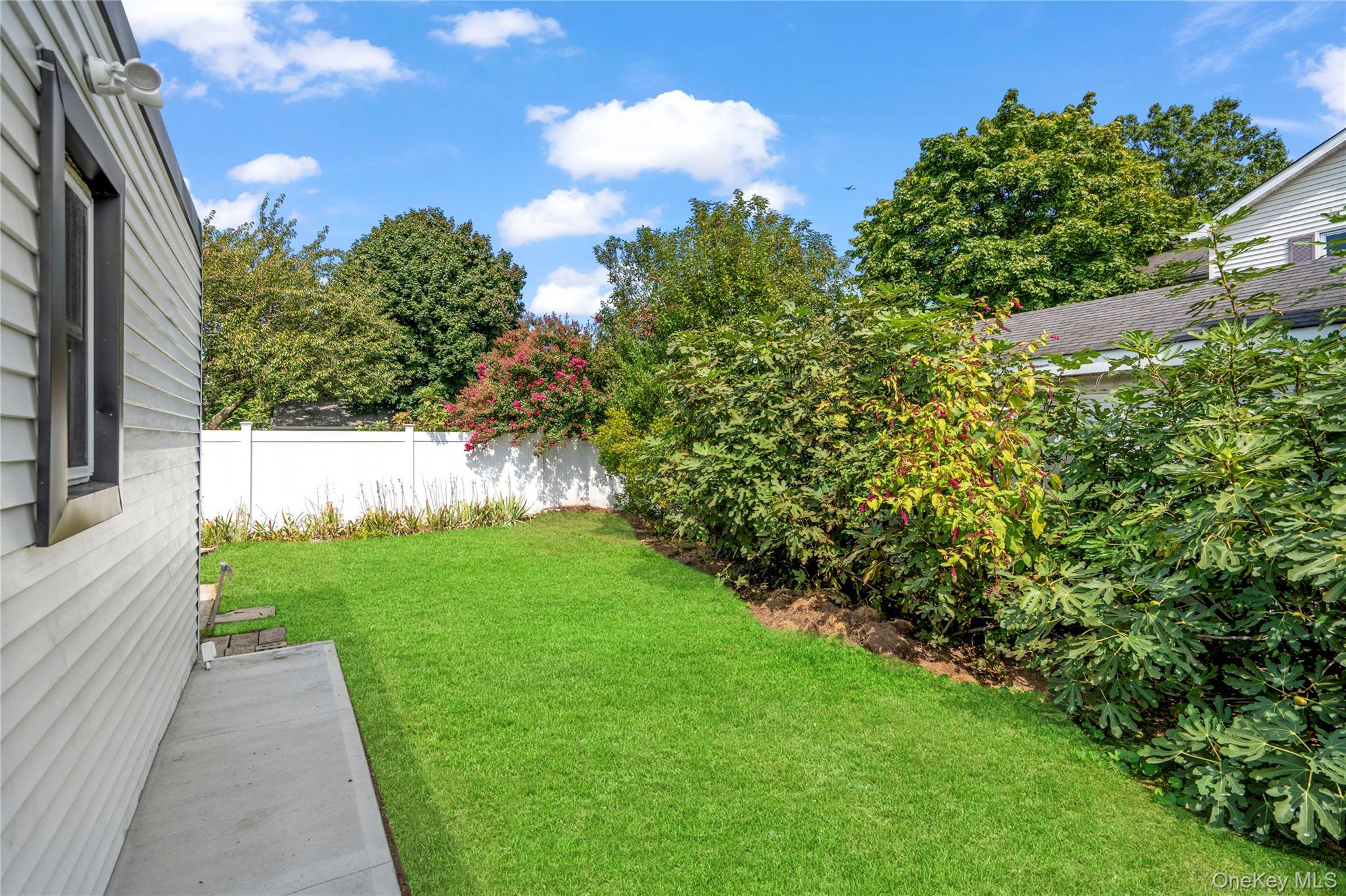 1 Center Court, Bethpage, NY 11714