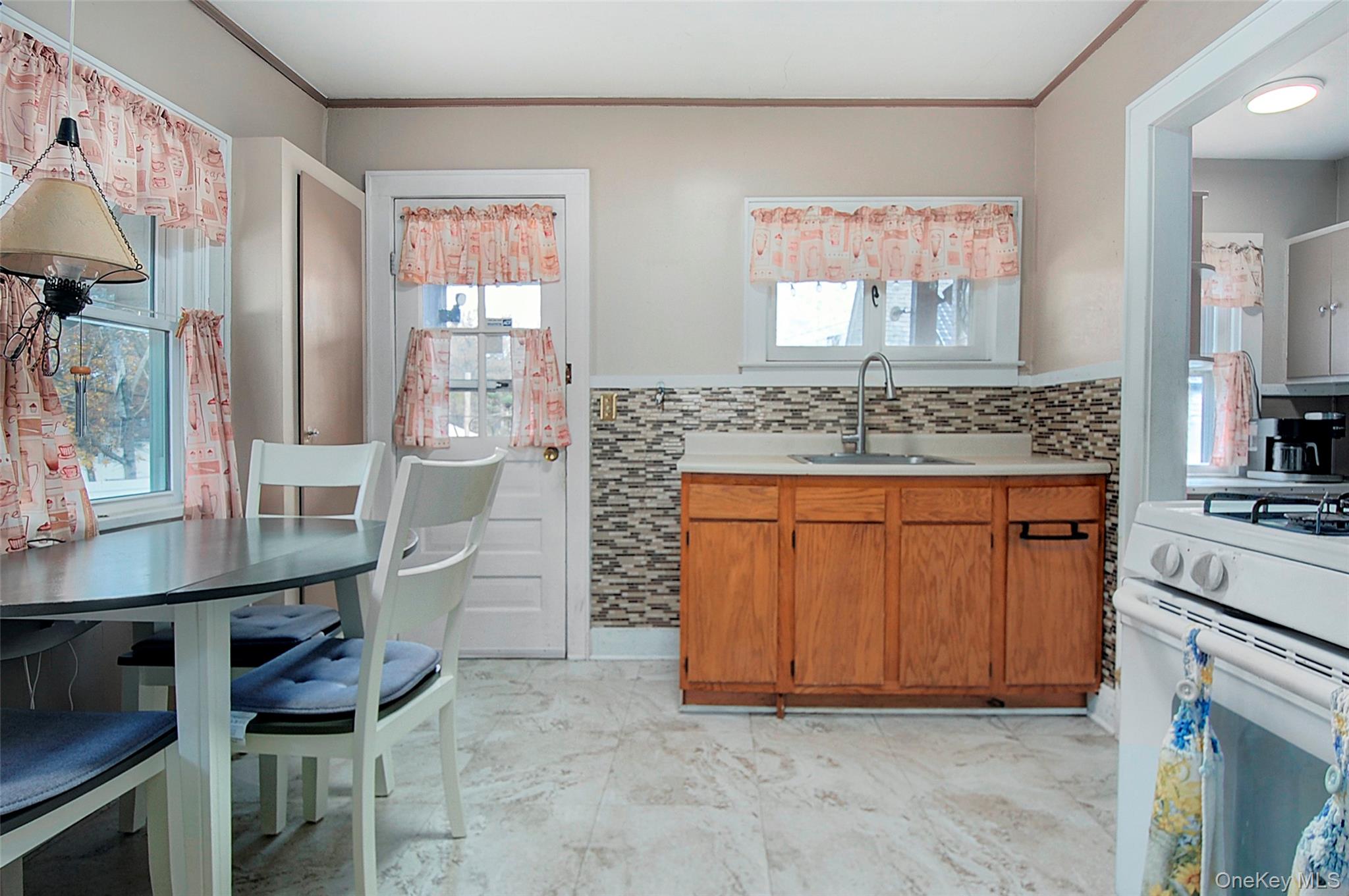 85 Overocker Road, Poughkeepsie, NY 12603