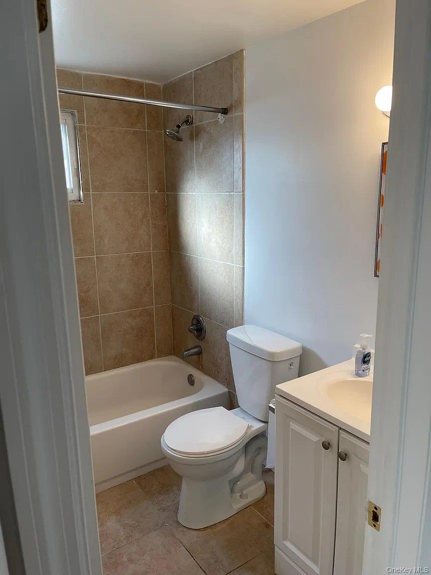 36 Radcliffe Road # 1, Island Park, NY 11558