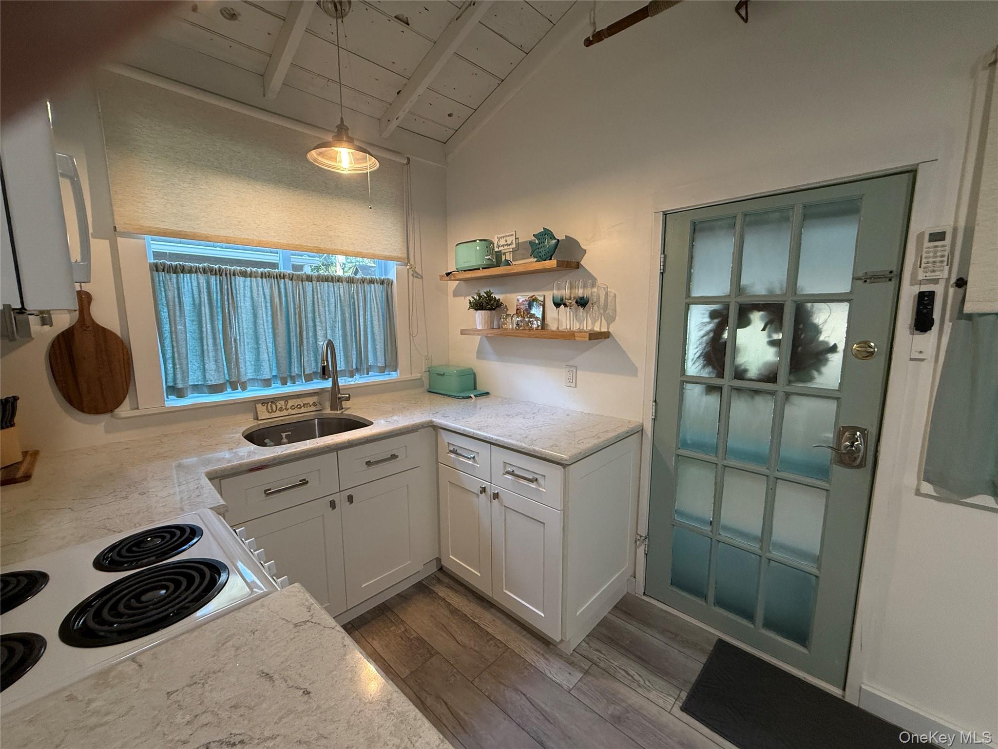 15 Whalers Path, Baiting Hollow, NY 11933