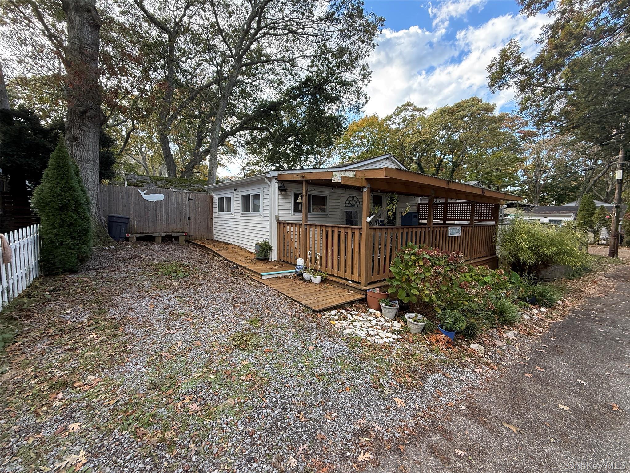 15 Whalers Path, Baiting Hollow, NY 11933