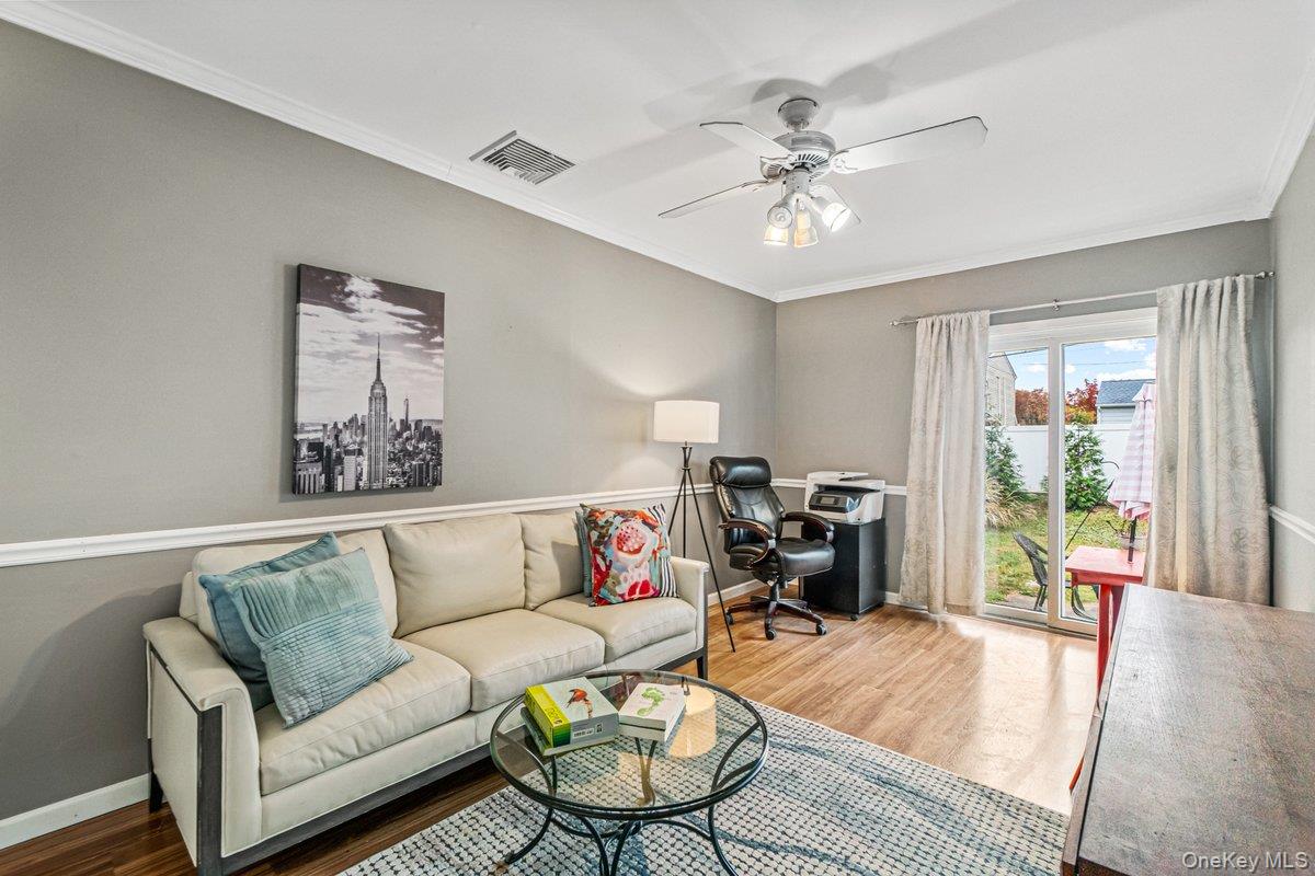 5 Terry Lane, Plainview, NY 11803