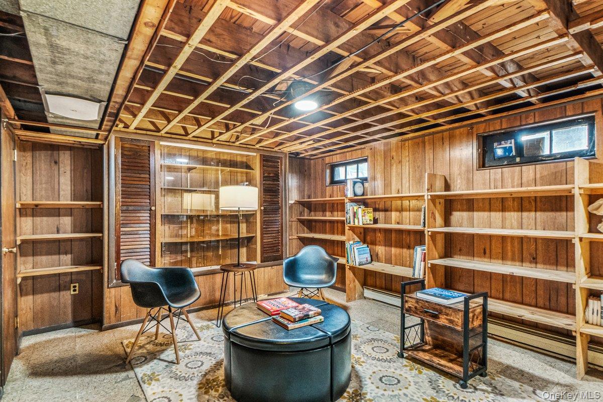 5 Terry Lane, Plainview, NY 11803