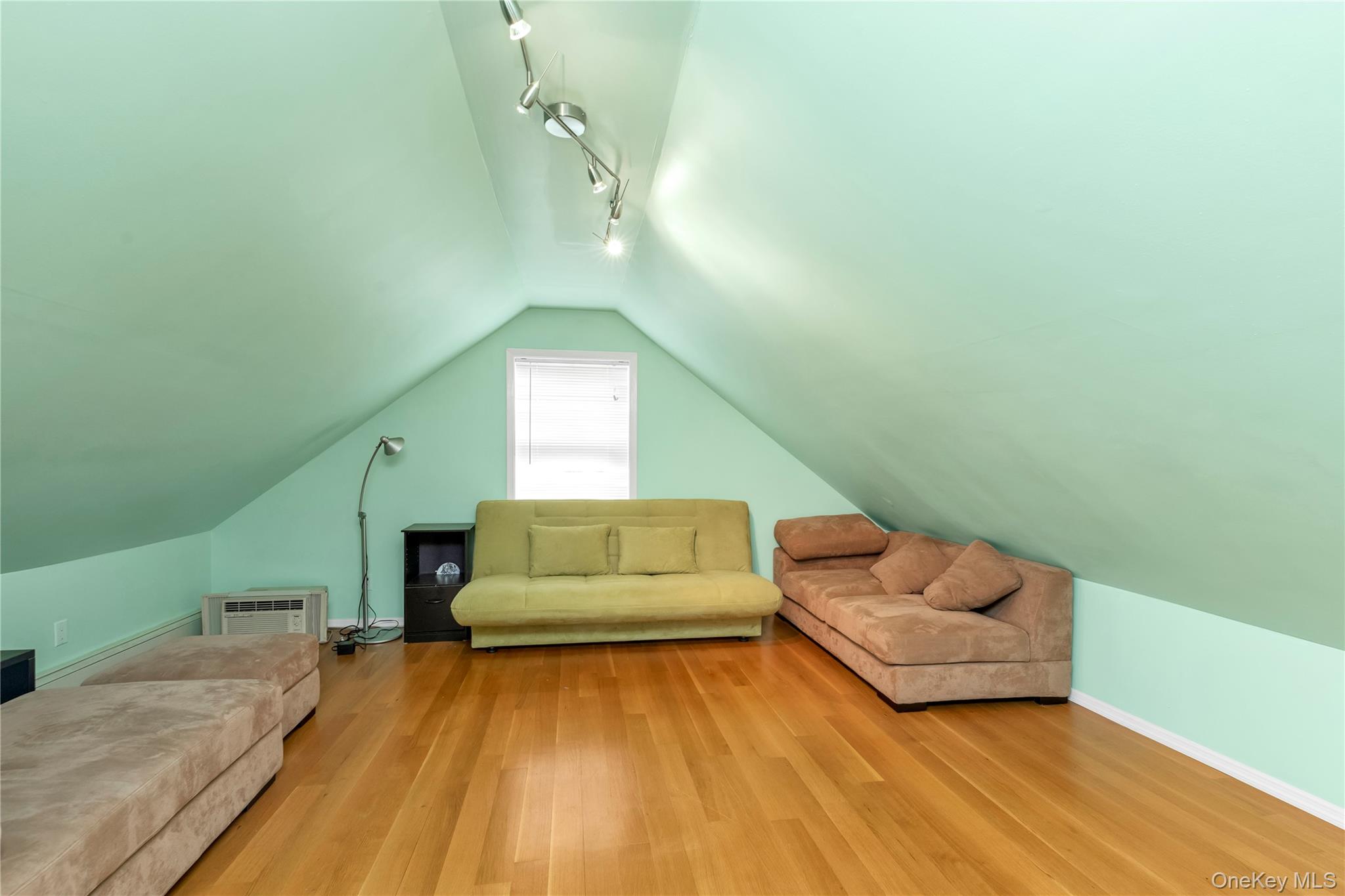 590 Langley, West Hempstead, NY 11552