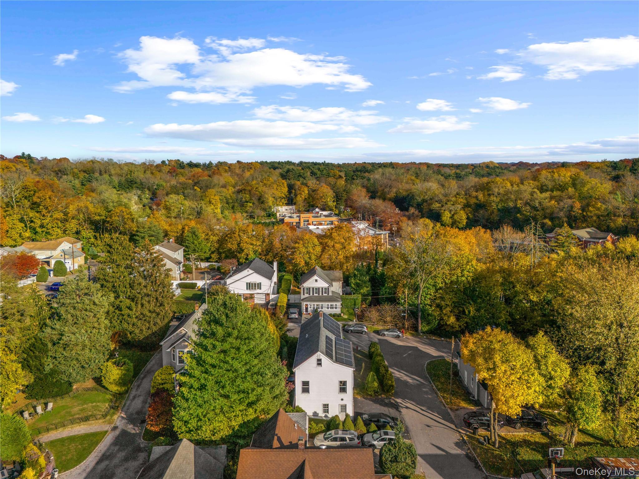 9 Hillside Avenue, Glen Head, NY 11545