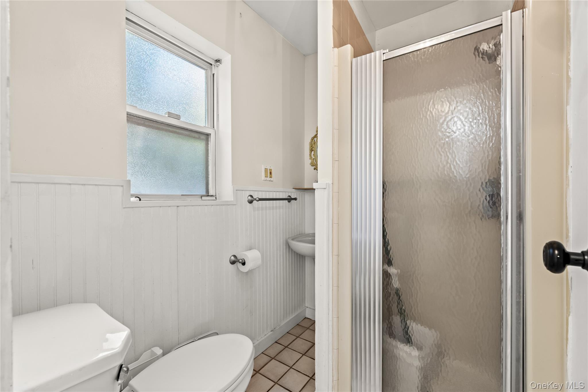 9 Hillside Avenue, Glen Head, NY 11545