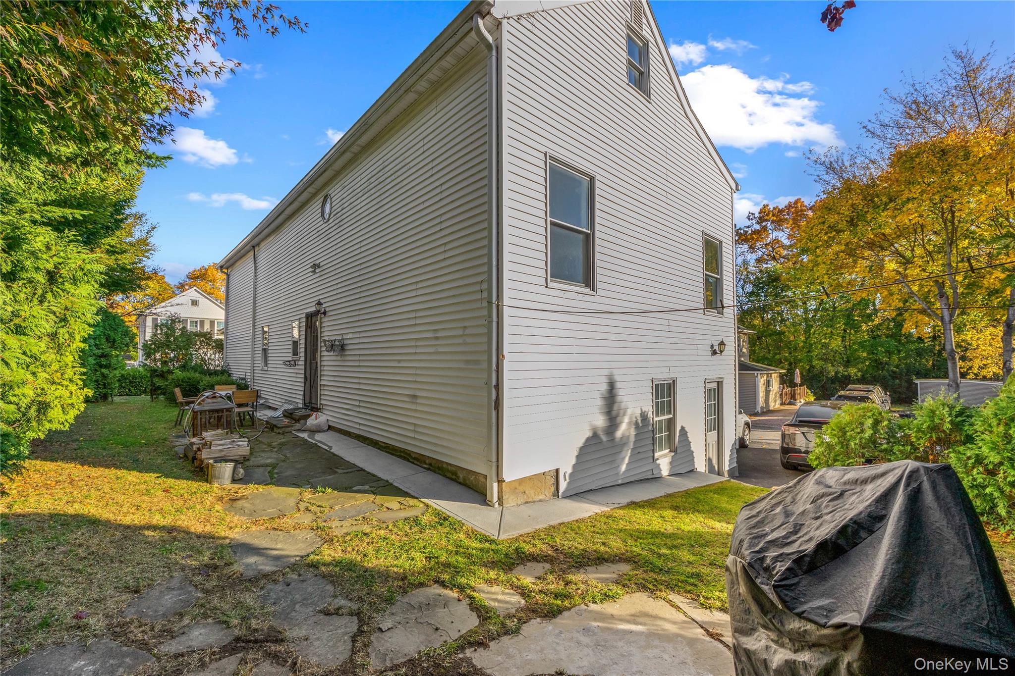 9 Hillside Avenue, Glen Head, NY 11545