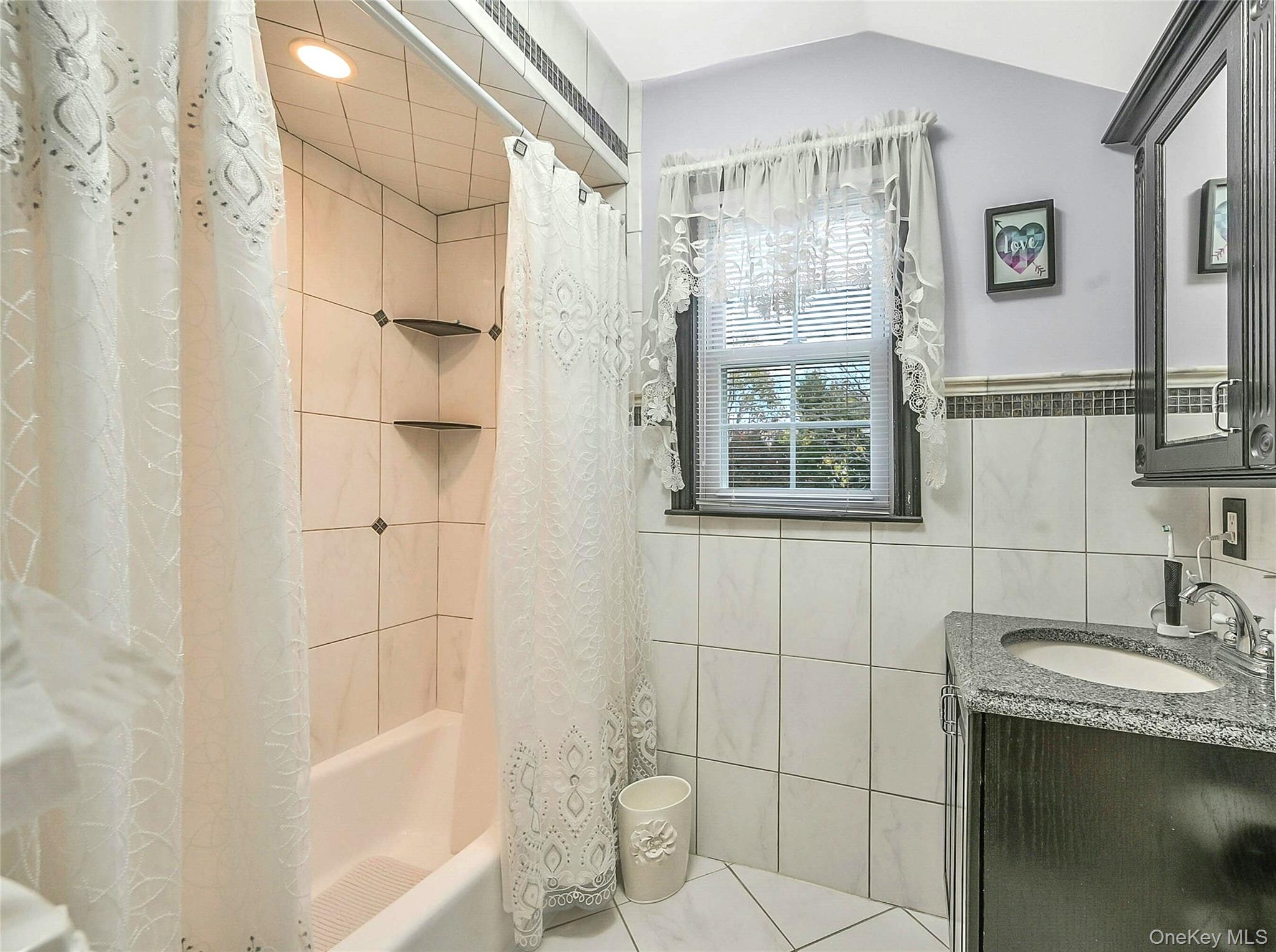 15 Shore Road, Mount Sinai, NY 11766