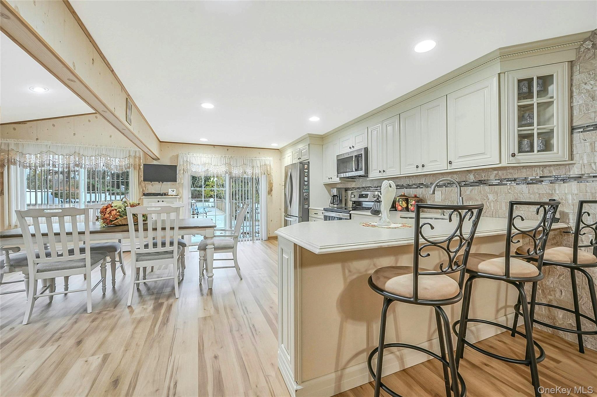 15 Shore Road, Mount Sinai, NY 11766