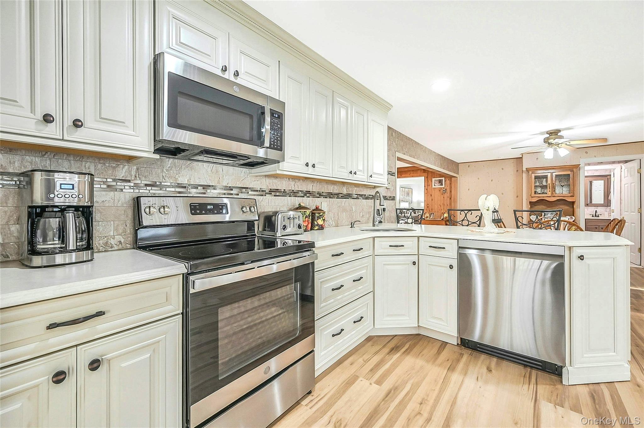 15 Shore Road, Mount Sinai, NY 11766