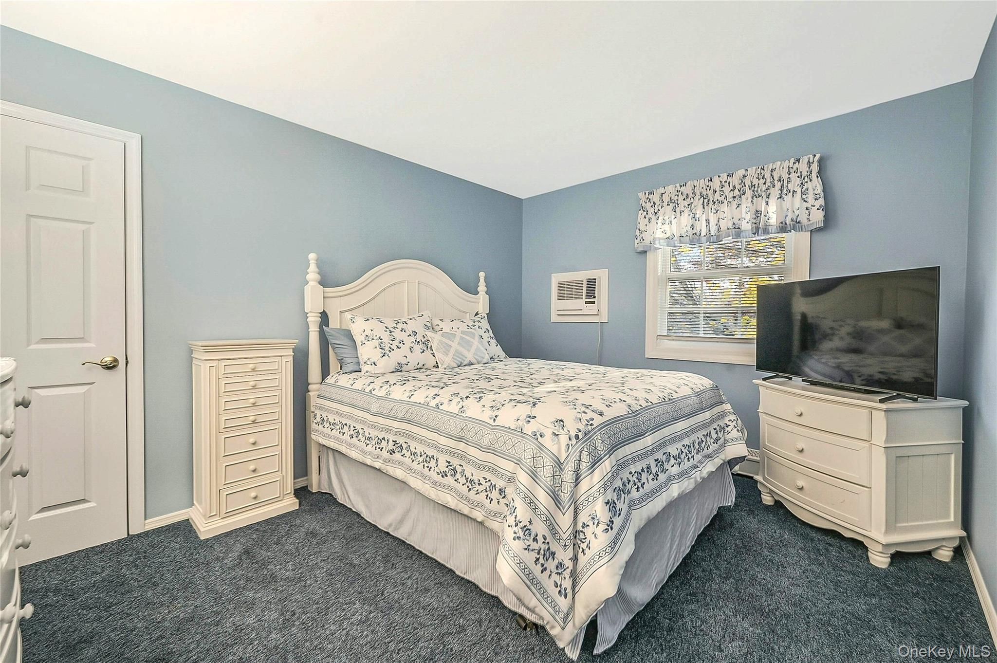 15 Shore Road, Mount Sinai, NY 11766