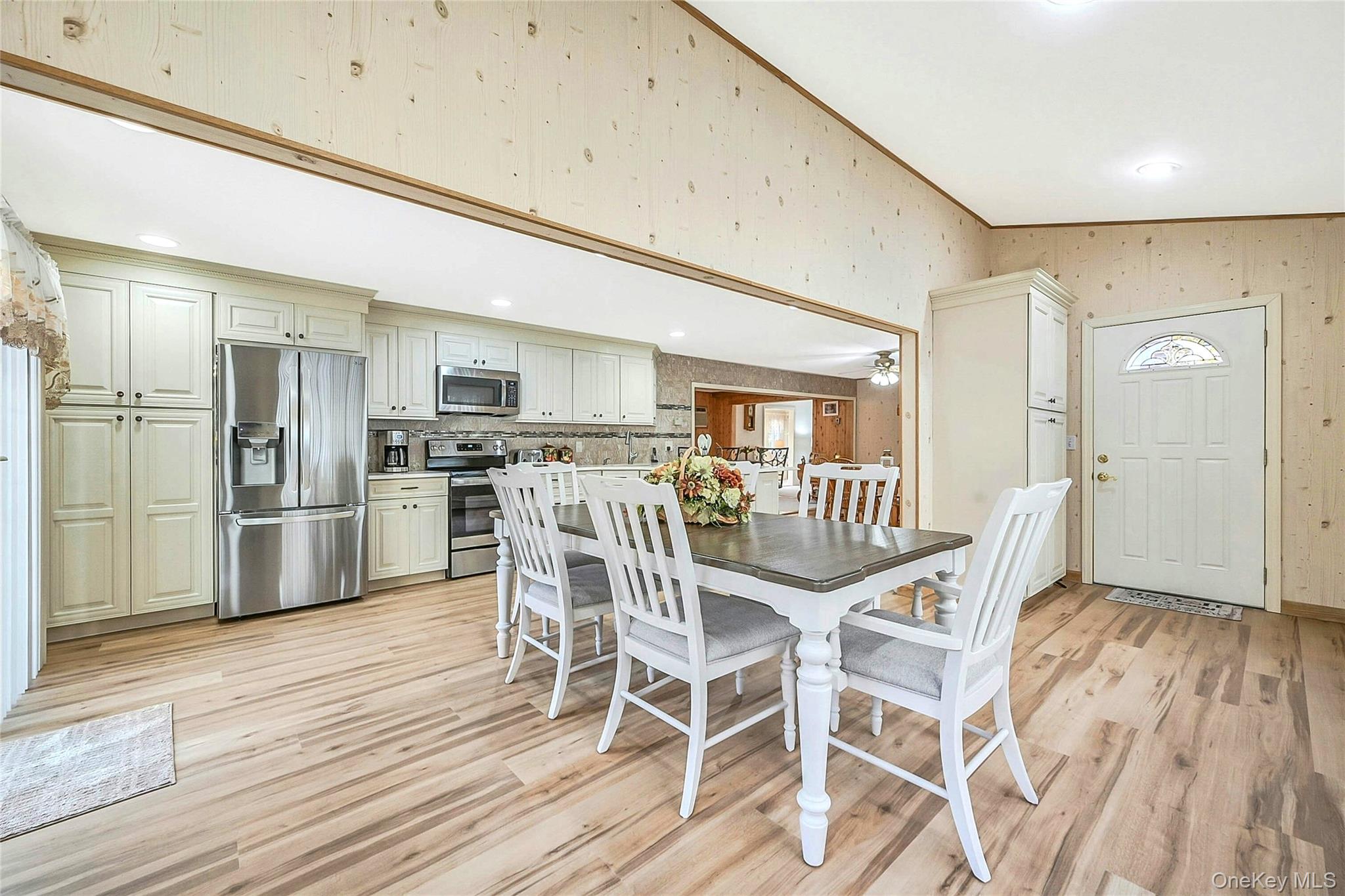 15 Shore Road, Mount Sinai, NY 11766