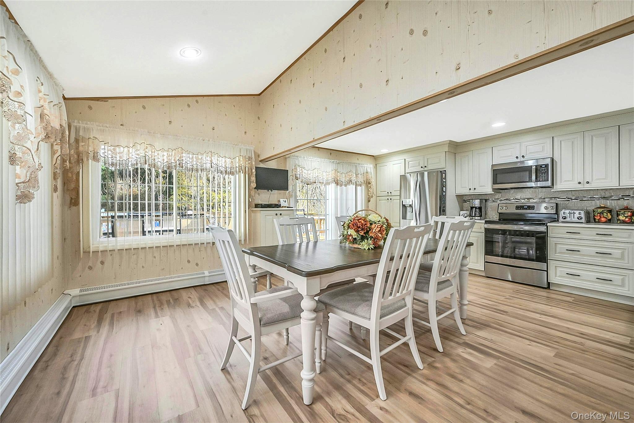 15 Shore Road, Mount Sinai, NY 11766