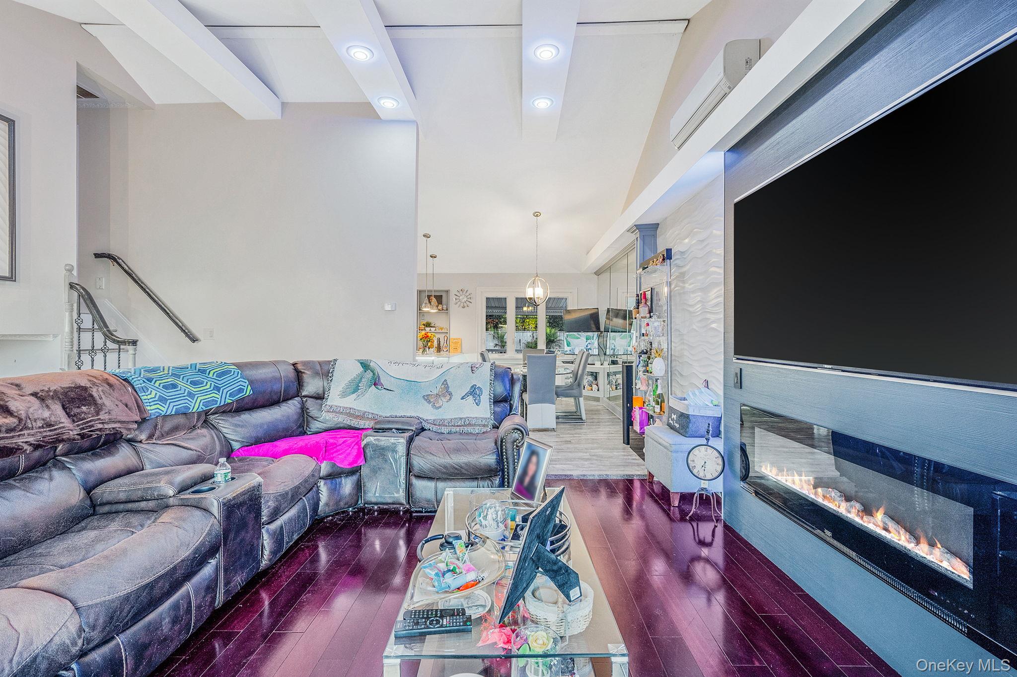 287 Clearmeadow Drive, East Meadow, NY 11554