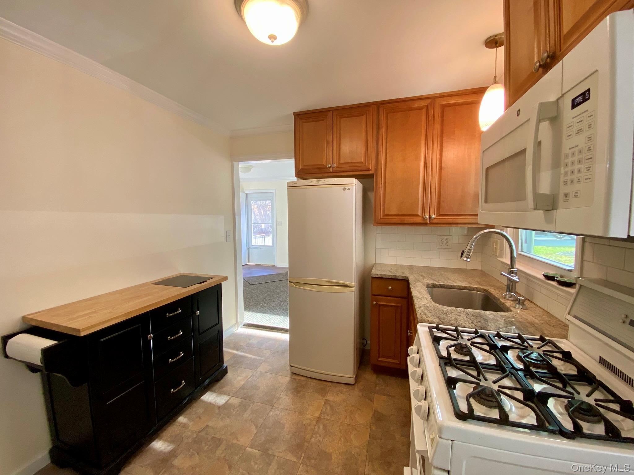 26 Poplar Street, Greenwood Lake, NY 10925